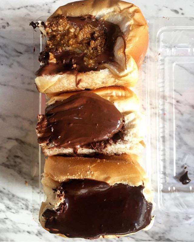 เจ๊โอว, กุยช่ายอาแปะเจ้าเก่า, มณีจ๋า ซีฟู้ด, ตุ้งแฉ่เตาถ่าน, เสน่ห์ ลาบก้อย, ต้าเสี่ยวหม่าล่า, อั่งเป่าหม่าล่าชาบู, ซ้งเป็ดพะโล้, สาขาสามย่าน, Engchuan Chufang, สมบูรณ์โภชนา, สาขาบรรทัดทอง, เอ๋ ซีฟู้ด, ทับทิม, พาข้าว-บรรทัดทอง, ก๋วยเตี๋ยวเอี่ยมน้อย, โจ๊กสามย่าน, สาขาบรรทัดทอง, เจ๊เกียง, เช็งซิมอี๊, สาขาสเตเดียมวัน, ลูกชิ้นปลาบรรทัดทอง, แหลกไม่แหลก, Kemuri, หมูสะเต๊ะ ซีอิ๊วดำ มิ้งโภชนา, ยำเจ้ศรี, น้ำเต้าหู้เจ๊วรรณ, ตั้งซุ่ยเฮงโภชนา, ปังเด็ด, สาขาบรรทัดทอง, ท่าน้ำนัว Thanamnua, บัวลอยปริญญา ลาวาไส้ทะลัก, รสดีเด็ด บ้านคุณนพ, Roddeeded BAAN KHUN NOP, ทวีโชคหมูกะทะ สาขา9 บรรทัดทอง