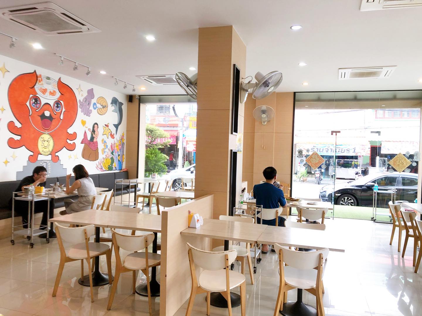 สวนชื่นสุข, Ar Restaurant Hatyai 嗳, ศิริ ต้มเลือดหมูหาดใหญ่, ไก่กรอบพี่เน่, ในรู, กุ๊กชัยติ่มซำ-ก๋วยเตี๋ยวราดหน้าปลากะพง, ร้านใต้ขอย ซอยตัน, กันเอง, หนานหยวน บะหมี่เกี๊ยวกุ้ง, สาขาปุณณกัณฑ์, ป่ายาง, บ้านก้ามปู, โชคดีแต่เตี้ยม บะกุ๊ดเต๋, ไก่ทอดหาดใหญ่มีนา, ร้านราดหน้าโกฉ่อน, ขนมจีนป้าชื่น, Space Bar, ขนมไข่เตาถ่านน้องนิล&amp;คาเฟ่, ข้าวต้มรถแดง