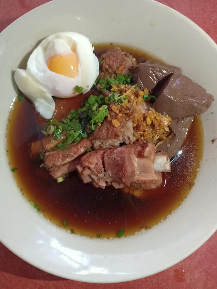 สวนชื่นสุข, Ar Restaurant Hatyai 嗳, ศิริ ต้มเลือดหมูหาดใหญ่, ไก่กรอบพี่เน่, ในรู, กุ๊กชัยติ่มซำ-ก๋วยเตี๋ยวราดหน้าปลากะพง, ร้านใต้ขอย ซอยตัน, กันเอง, หนานหยวน บะหมี่เกี๊ยวกุ้ง, สาขาปุณณกัณฑ์, ป่ายาง, บ้านก้ามปู, โชคดีแต่เตี้ยม บะกุ๊ดเต๋, ไก่ทอดหาดใหญ่มีนา, ร้านราดหน้าโกฉ่อน, ขนมจีนป้าชื่น, Space Bar, ขนมไข่เตาถ่านน้องนิล&amp;คาเฟ่, ข้าวต้มรถแดง