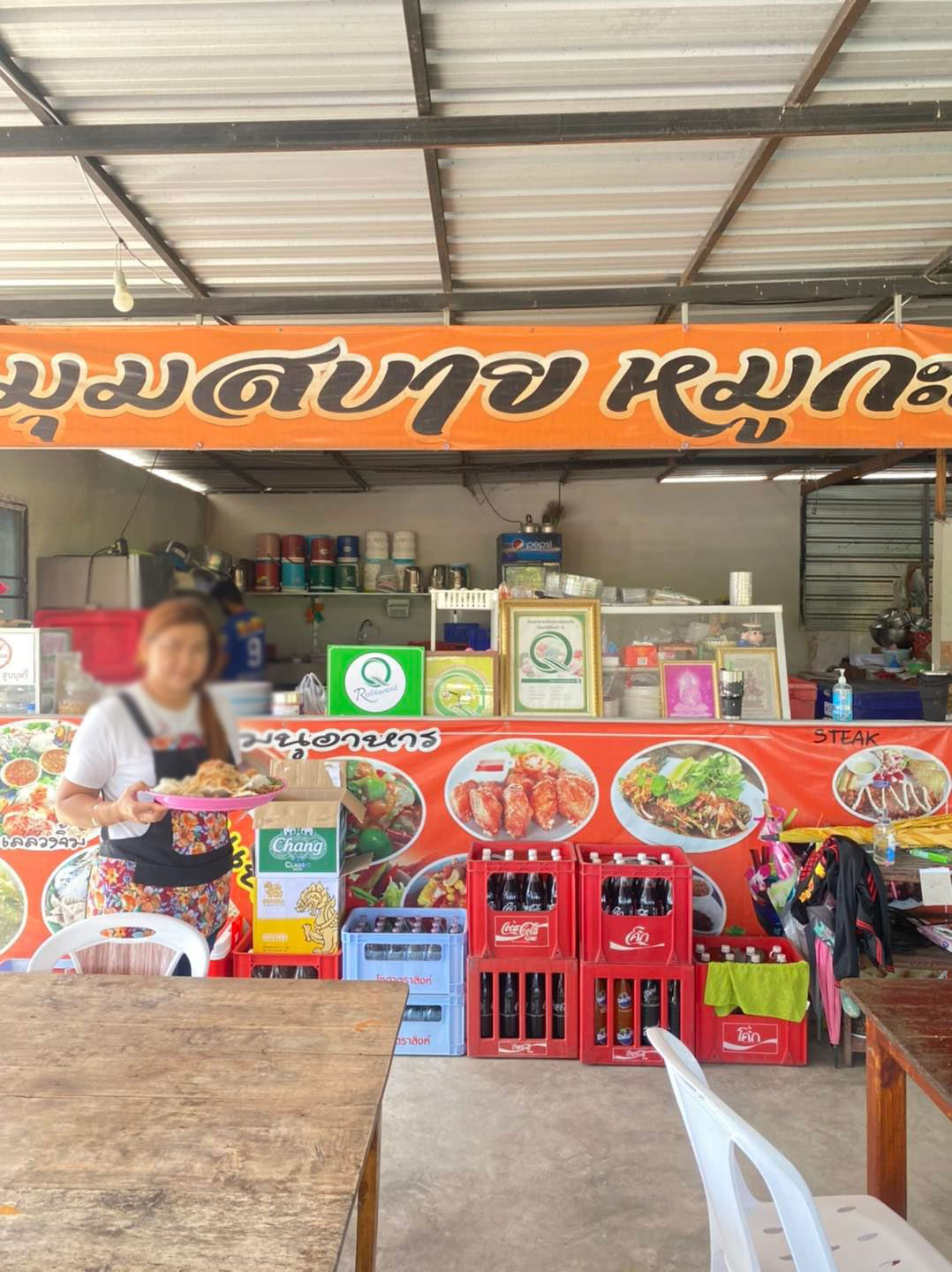 ร้านอ้นส้มตำปูม้า, ไผ่ขวาง, Zaab Station, เอมโอช by The Story, ครัวกางนา, คุ้มขวัญเจ้าเอย, ร้านบ้านเด, กุ่ยหมง, สวนอาหารเบญจรงค์ สุพรรณบุรี, ขัวะ, ลายน้ำ, มุมสบายครัวริมคลอง, ข้าวต้มโกเฑียร, นพรัตน์ ภัตตาคาร, กุ้งเป็น (เจ๊เน้ย), ขนาบน้ำสุพรรณบุรี and mellow, เรือนแพ (ครัวสุพรรณ) &amp; รีสอร์ท, ริมคลองเฮ้าส์, สุรชัยปลาเผา บึงไผ่แขก, Taiheiyo sushi suphanburi