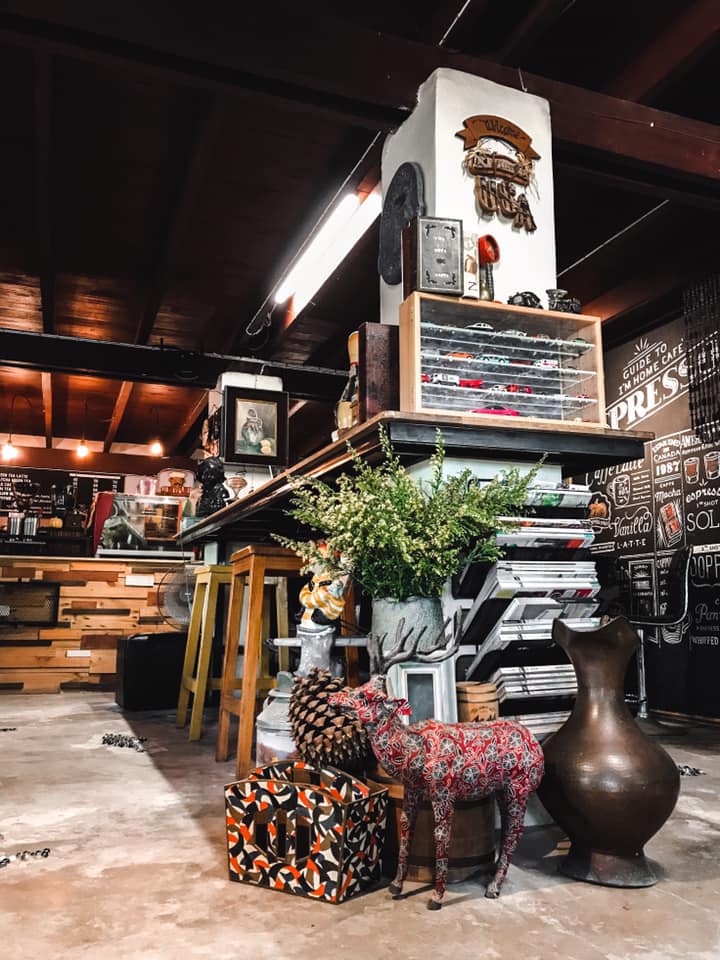 White House Forest, เกษม : KASEM Coffee, Rosie.nak, Luk Labb Coffee, Grande KAFE, KFD in Town, สวรรค์บ้านนา คาเฟ่ Food &amp; Drink, กอหญ้า คาเฟ่, ณ บุ่ง Coffee, polar polar CAFE', Yellow Pumpkin, ร้าน Yellow Pumpkin เปิดบริการตามปกติ 11.00-17.00 น. (ปิดวันพฤหัสบดี), I'm home cafe, ประจำอำเภอ, glinfon, 382 Space Café, La-Moon cafe'