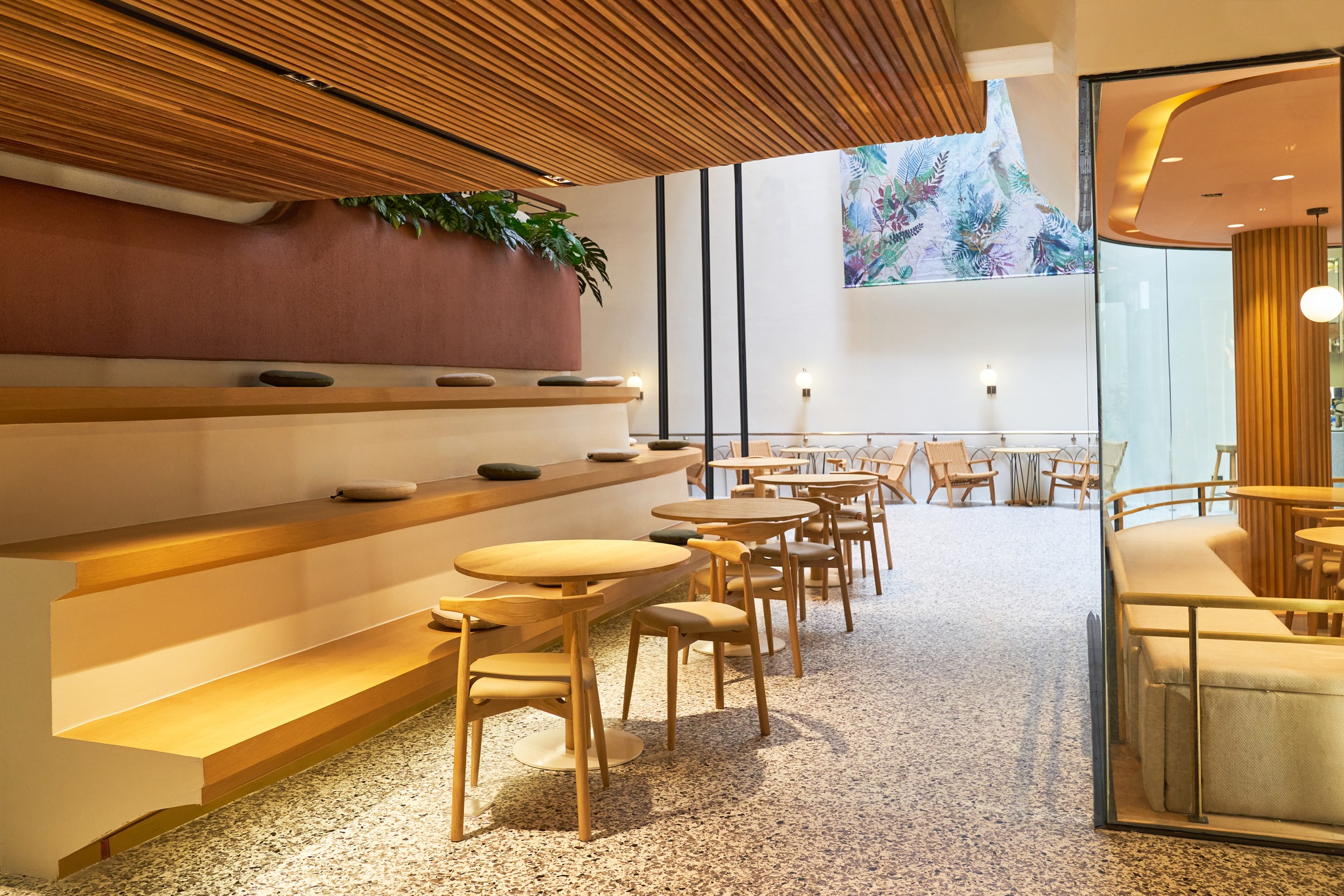 Anya Authentic Thai Cuisine, Kinu, สาขาเสาชิงช้า, ภูธรบาร์, ครัวอัปษร, สาขาถนนดินสอ, ขนมกุ๋ยช่ายเจ๊ต้อย, ตาชัยก๋วยเตี๋ยวสุโขทัย, โกปี๊เฮี้ยะไถ่กี่ ณ เสาชิงช้า, ไทยทำ เกาเหลาสมองหมู, จิต เตาถ่าน, ศิริพรโภชนา, มนต์ นมสด, เจ๊นี เผือกหิมะ, ลูกชิ้นหมูแพร่งนรา, นายอ้วนเย็นตาโฟเสาชิงช้า, สุขนิยม ขนมครกสิงคโปร์, ทิพย์สมัย ผัดไทยประตูผี, เช็งซิมอี๊ , สาขาเสาชิงช้า, Bite and Bond, ร้านติ่นฟง Tinn Feng, บรรพชน Bun Bar Chon, นมโจ เสาชิงช้า, ข้าวหมูแดงนายชุน