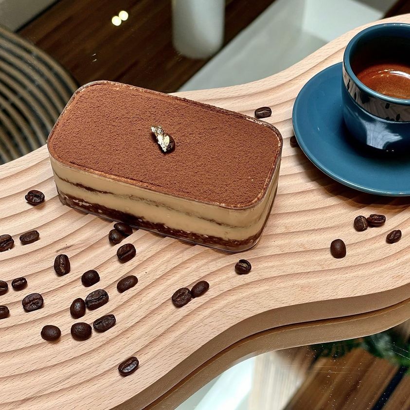 Anya Authentic Thai Cuisine, Kinu, สาขาเสาชิงช้า, ภูธรบาร์, ครัวอัปษร, สาขาถนนดินสอ, ขนมกุ๋ยช่ายเจ๊ต้อย, ตาชัยก๋วยเตี๋ยวสุโขทัย, โกปี๊เฮี้ยะไถ่กี่ ณ เสาชิงช้า, ไทยทำ เกาเหลาสมองหมู, จิต เตาถ่าน, ศิริพรโภชนา, มนต์ นมสด, เจ๊นี เผือกหิมะ, ลูกชิ้นหมูแพร่งนรา, นายอ้วนเย็นตาโฟเสาชิงช้า, สุขนิยม ขนมครกสิงคโปร์, ทิพย์สมัย ผัดไทยประตูผี, เช็งซิมอี๊ , สาขาเสาชิงช้า, Bite and Bond, ร้านติ่นฟง Tinn Feng, บรรพชน Bun Bar Chon, นมโจ เสาชิงช้า, ข้าวหมูแดงนายชุน