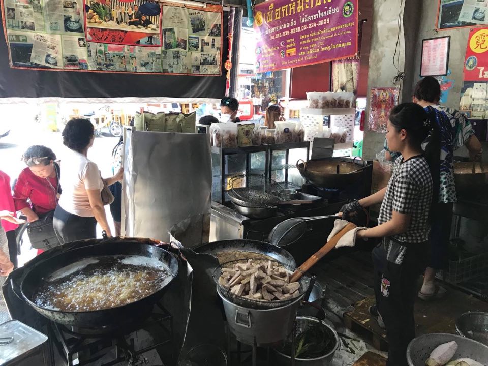 Anya Authentic Thai Cuisine, Kinu, สาขาเสาชิงช้า, ภูธรบาร์, ครัวอัปษร, สาขาถนนดินสอ, ขนมกุ๋ยช่ายเจ๊ต้อย, ตาชัยก๋วยเตี๋ยวสุโขทัย, โกปี๊เฮี้ยะไถ่กี่ ณ เสาชิงช้า, ไทยทำ เกาเหลาสมองหมู, จิต เตาถ่าน, ศิริพรโภชนา, มนต์ นมสด, เจ๊นี เผือกหิมะ, ลูกชิ้นหมูแพร่งนรา, นายอ้วนเย็นตาโฟเสาชิงช้า, สุขนิยม ขนมครกสิงคโปร์, ทิพย์สมัย ผัดไทยประตูผี, เช็งซิมอี๊ , สาขาเสาชิงช้า, Bite and Bond, ร้านติ่นฟง Tinn Feng, บรรพชน Bun Bar Chon, นมโจ เสาชิงช้า, ข้าวหมูแดงนายชุน