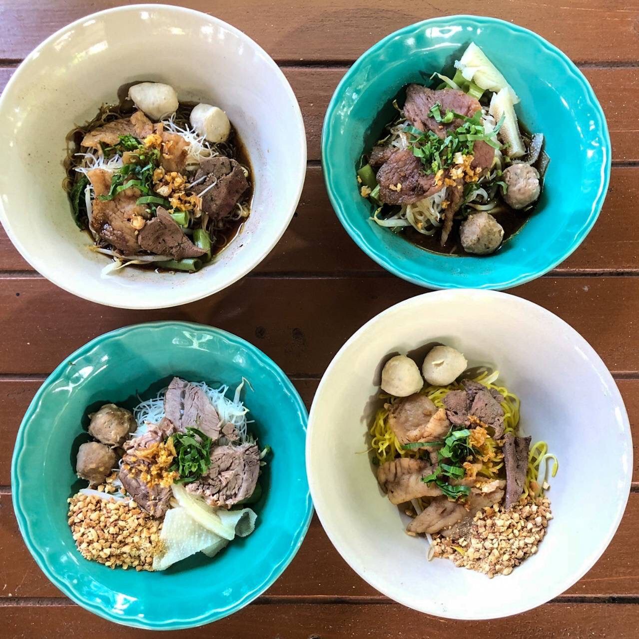 ก๋วยเตี๋ยวเรือในคลอง อยุธยา, กรุงเก่า"เตี๋ยวเรือ", ร้านก๋วยเตี๋ยวเรือโอ่งบนแพริมแม่น้ำน้อย, ก๋วยเตี๋ยวเรือกิมหลวน อยุธยา, ก๋วยเตี๋ยวเรือ ตาลเดี่ยว'เตี๋ยวเรือ, ก๋วยเตี๊ยวลุงแจ๊ะ (บัวหวาน), ร้านก๋วยเตี๋ยวตาไห (คลองท่อ), ก๋วยเตี๋ยวเรือแม่วันดี อยุธยา