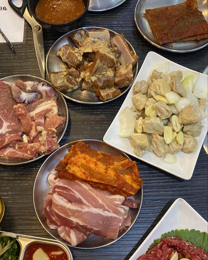 Gamsa_aree, Hana Korean BBQ, Yoon's Kitchen, Nene Korean BBQ Buffet, Kim's bbq, Saemaeul Thailand, Drum BBQ, Factory Buffet, GoGi SeKi, Seoul BBQ, Nammaejipthailand, The Tongkeungui, Seoul Garden, Kwang Han Roo, Jeju BBQ 제주 บุฟเฟ่ต์ปิ้งย่างเกาหลี, Palsaik Thailand, Kokinaemsae