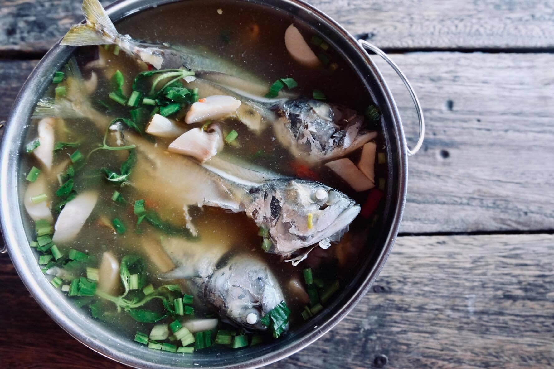 บ้านโพธิ์ริเวอร์ไซด์, ร้านอาหารมธุรสเรือนแพ, Baan Melon Desert, ร้านบ้านเบญฯ, บ้านปูกรรเชียง, ร้านกุ้งนาง, ร้านชวนมา ริมแม่น้ำบางปะกง, ครัวแม่ส้มเกลี้ยง, ครัวปลาเถื่อน, แพเคียงน้ำ, ลุงตีฟและยาย, รวยเรือนแพ, เอกเขนก, ชัยครับ, แพพยงค์ ริมน้ำ, 111/11 บ้านริมคลอง, มีน้ำ มีปลา cafe&amp;restaurant