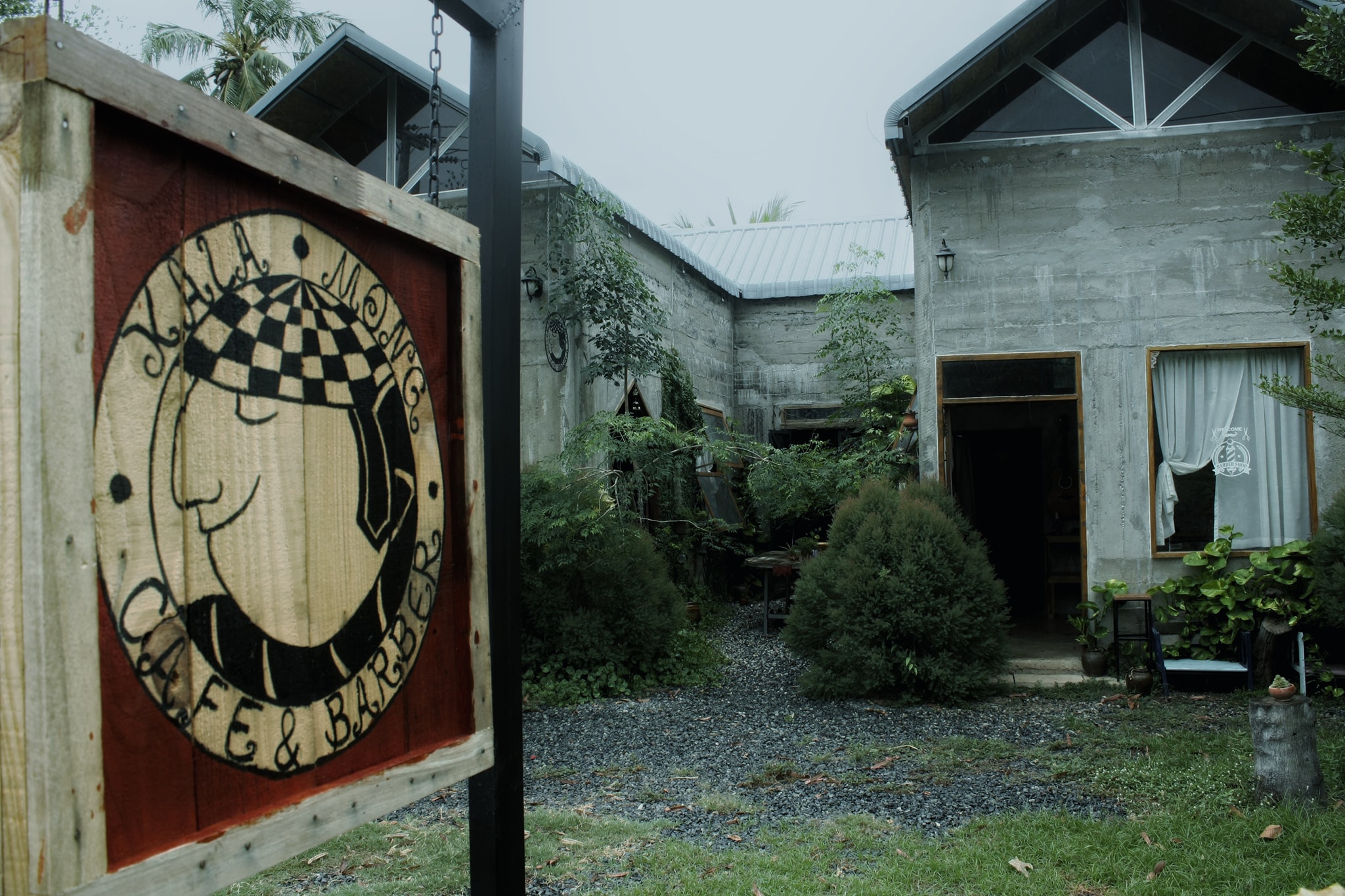 ชิมฮง คาเฟ่ - Chim Hong Cafe, Makesense, Kalamong, เดอ นา คาเฟ่, Benandson Cafe’, Chamcha Cafe, The Weekend Moka, เดี๋ยวเจอสวน&amp;คาเฟ่, Caffe' De Chalawan, Black Hat, Mouth Cafe, Apsara Café Phichit