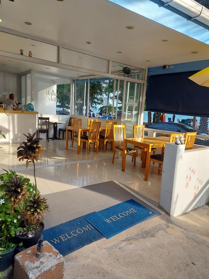 ปูเป็น SEAFOOD PATTAYA, ริมหาด ซีฟู๊ด, ลุงบอยป้ารัตน์, สาขาหาดจอมเทียน, Krua Dongtan ครัวดงตาล, ลุงไสว 1 สุดหาดจอมเทียน พัทยา, ศรีนวลซีฟู้ด, สุดเขต ทะเลเผา