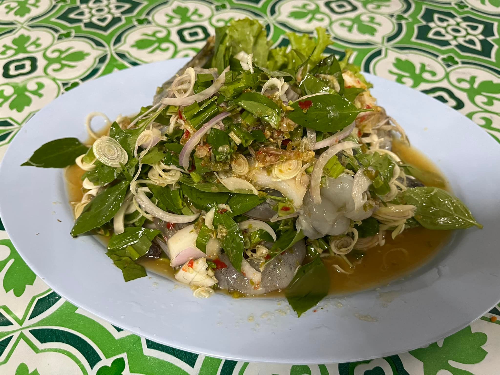 จ๊ะโอ๋ซีฟู๊ด, รุ่งฟ้า ซีฟู้ด, วิวทิวไม้ ซีฟู้ด, ครัวลุงแถม, ครัวแพขวัญใจซีฟู้ด บางขุนเทียน, ครัวน้าเนียมซีฟู้ด, ครัวนพเก้าซีฟู้ด, ครัวทับทิม ซีฟู้ด, ครัวพ่อกำนันซีฟู๊ด บางขุนเทียน-ชายทะเล, บ้านปองพลซีฟู้ด, ครัววลัยพร, ธารทะเลซีฟู้ด บางขุนเทียน-ชายทะเล, ฟาร์มสมใจซีฟู้ดส์ บางขุนเทียนชายทะเล, ครัวคุณอรซีฟู๊ดบางขุนเทียน