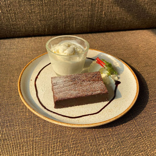 Hansacafe.food.garden, Green House Bistro, BECX, Plantnery Green Café, Langbaan cafe&amp;chill, ฉลู คาเฟ่, Mom’s Veggie Cafe, Another Home Cafe, Me Long Cafe, ร.เรือตัวอ้วน, Slot Co-Working Space, Mitte Coffee, Mita Coffee and Art, Bluebell Café, 10cc Coffee