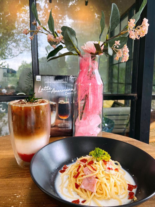 Hansacafe.food.garden, Green House Bistro, BECX, Plantnery Green Café, Langbaan cafe&amp;chill, ฉลู คาเฟ่, Mom’s Veggie Cafe, Another Home Cafe, Me Long Cafe, ร.เรือตัวอ้วน, Slot Co-Working Space, Mitte Coffee, Mita Coffee and Art, Bluebell Café, 10cc Coffee