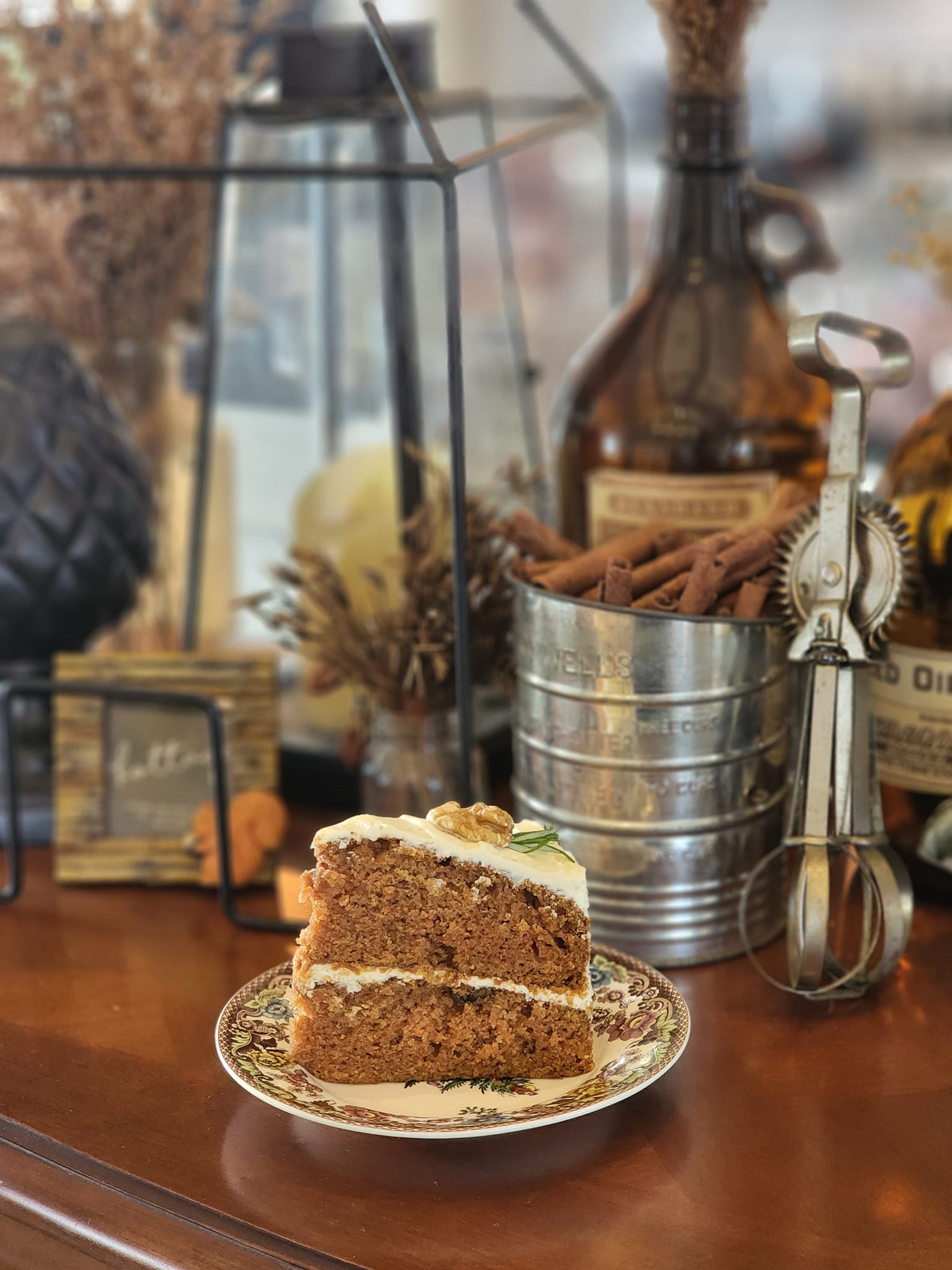 Smitten Cafe and Decor, Thong Ampai Café, THREE Cafe, Continue.cafe, Sunday in 345 cafe, Aprilhouse, The Aileen Cafe', Oliva Cafe, The Kottage Cafe, Plant Cafe, ปิ่นโตนามีตาล, Baan Kanom De'Pathum, Pumpkin Art Town, Mushroom Hut Cafe, KAD Cafe - กาด คาเฟ่, ADAM cafe