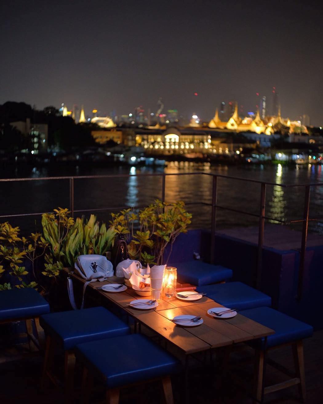 Level 50 by SEE FAH, Sanay Rooftop Bar, Cosmo Bar Bkk, Flashback Rooftop Bar, Dumbo BKK, Wallflowers Cafe, LeeLa Bar, 342 Bar, Peak-A-Boo Bar, SwingBar