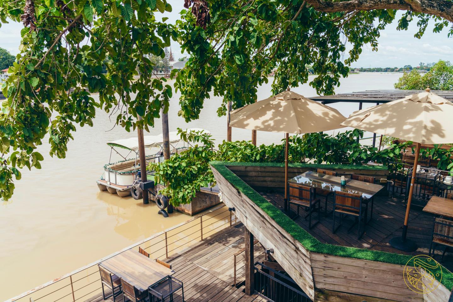 ชายน้ำ, ทรัพย์เจริญซีฟู๊ด-ดำ, กุ้งเผาราชคราม, บ้านอยุธยารมย์, บ้านไม้ริมน้ำ, แกรนด์เจ้าพระญา, บ้านอู่ทอง