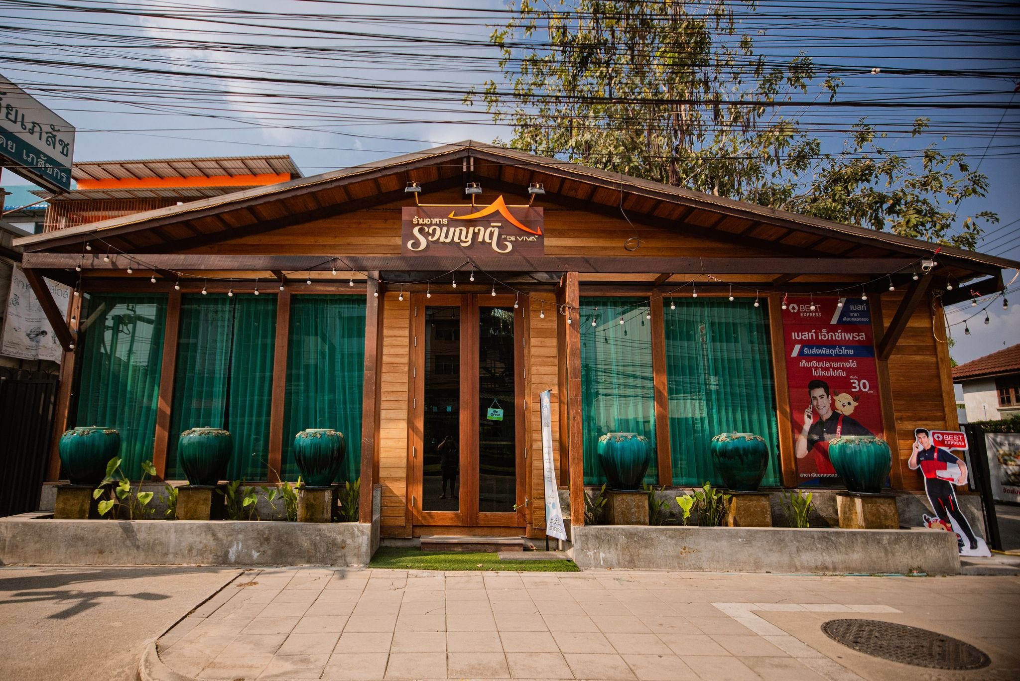 ครัวจำแลง แปลงกาย, Kojiro Japanese Cuisine, ฮองมิน ภัตตาคารจีน, Chom Arun, The Yard Restaurant, Laychale, DE VIVA, Sheep Village, กุ้งเต้น, อรรถรส, กินลมชมสะพาน, บ้านน้ำเคียงดิน, 1 of a kind, คาวหวาน Noodle&amp;cafe