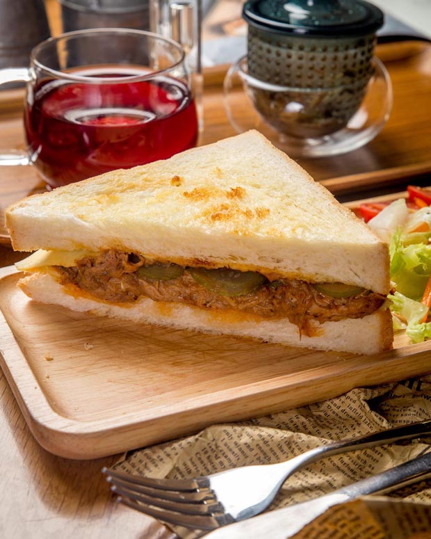 Luka Bangkok, ขาหมูตรอกซุงบางรัก เจ้าเก่า, Panna Sourdough, ก๋วยจั๊บน้ำข้น วัดแขก, อาม้าเบเกอรี่, ลาบเป็ด สีลมซอย9, ครัว"อร๊อย-อร่อย", ไต๋ตง หูฉลาม ถนน ปั้น สีลม, Printa Cafe, Mama Mia Bangkok