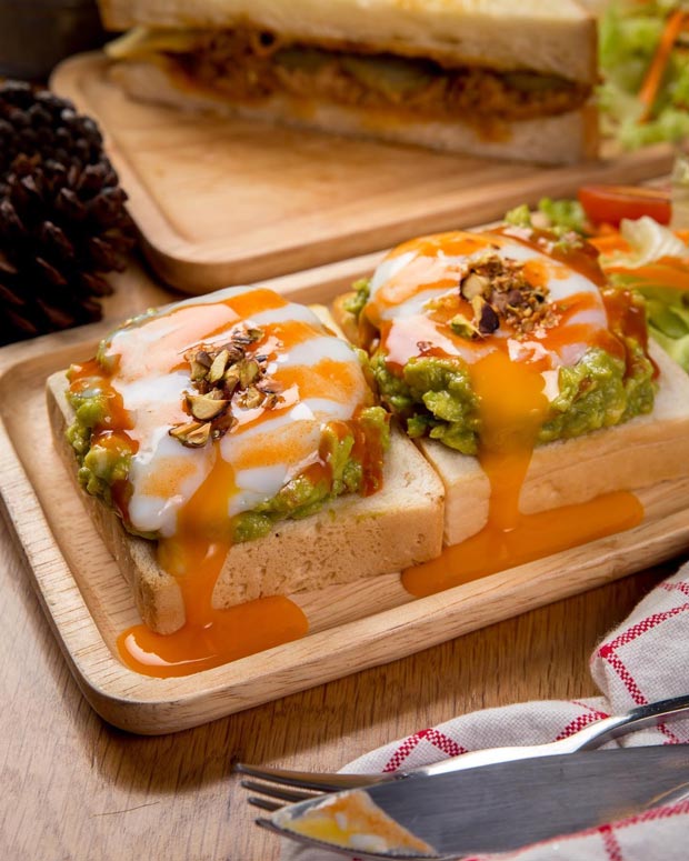 Luka Bangkok, ขาหมูตรอกซุงบางรัก เจ้าเก่า, Panna Sourdough, ก๋วยจั๊บน้ำข้น วัดแขก, อาม้าเบเกอรี่, ลาบเป็ด สีลมซอย9, ครัว"อร๊อย-อร่อย", ไต๋ตง หูฉลาม ถนน ปั้น สีลม, Printa Cafe, Mama Mia Bangkok