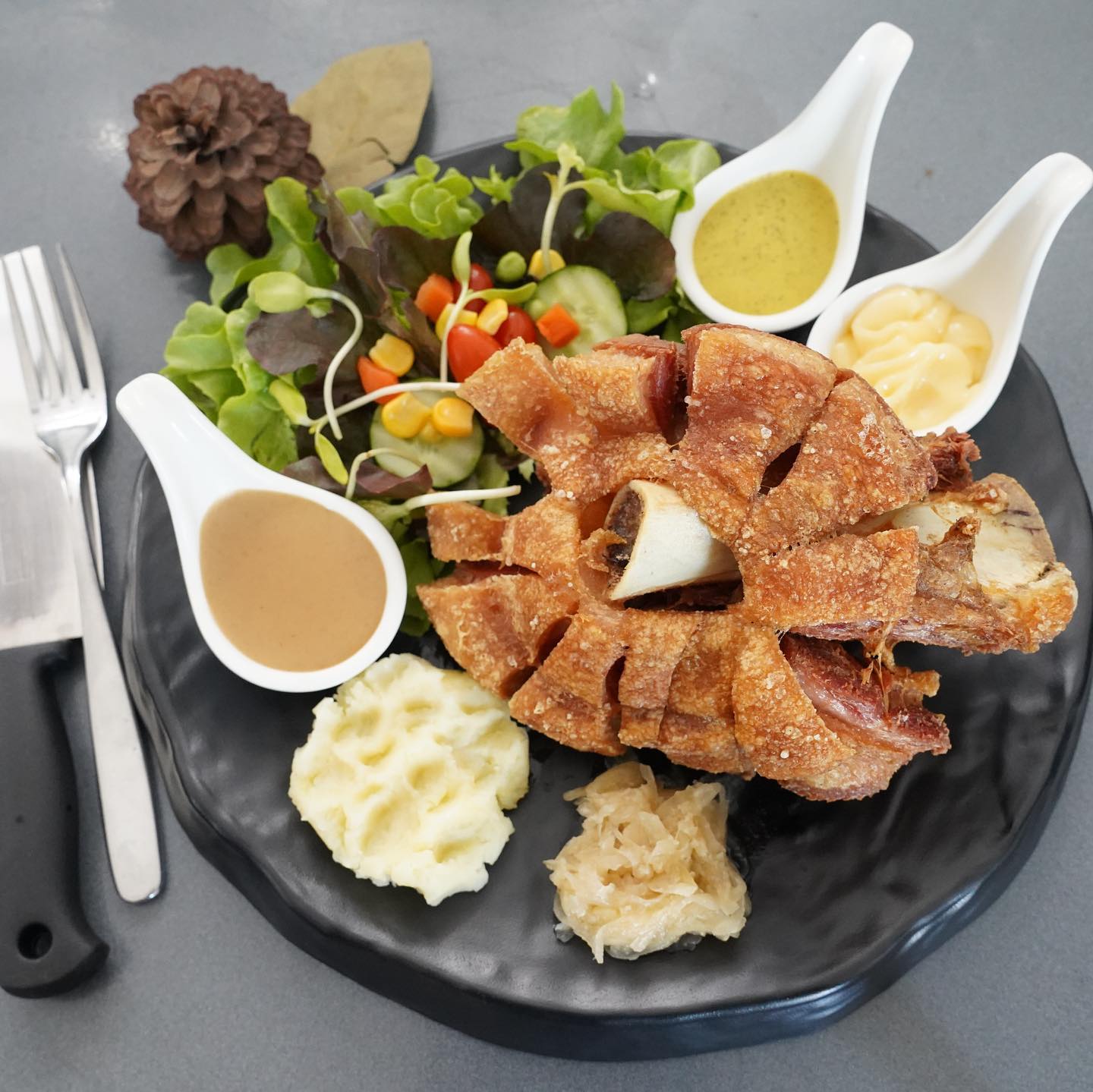 Grande Centre Point Ploenchit, ครัวจำแลง แปลงกาย, Sortrel Sathorn, บ้านน้ำเคียงดิน, ปลาอยู่เย็น, Samsen Villa, ครัวกรุงเทพ, Maldives Maodeep, Waterside Karaoke Restaurant, Little tree, The local Restaurant, Chocolate Ville, Ther Dining &amp; Bar, บ้านสุขนิยม, สวนอาหารบางบัว, แบมบูใหญ่, Craft Home , สวนอาหารซุ้มไผ่ เรโทร