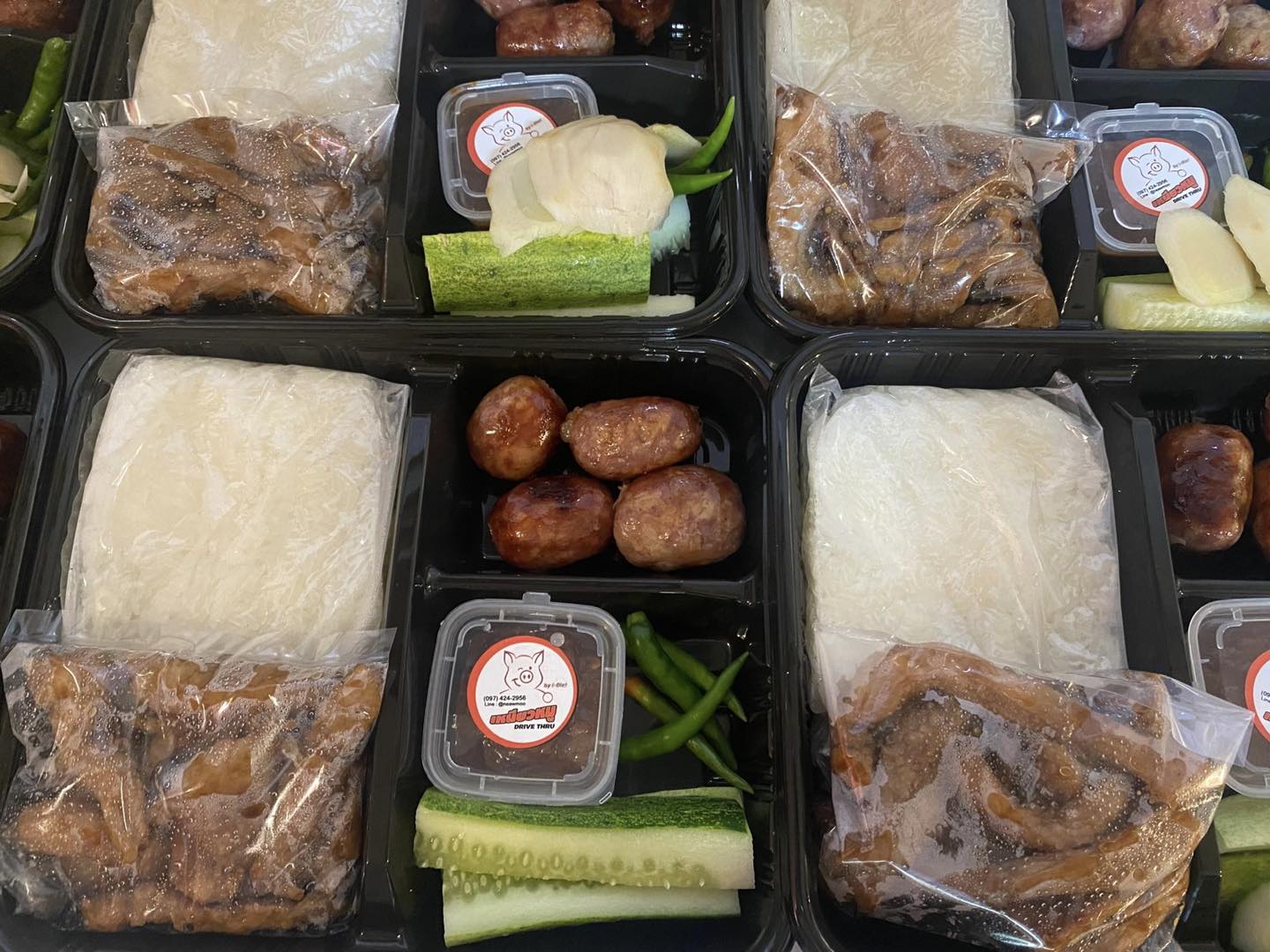 แชมป์ข้าวหมูทอด, สาขาพัทยา, หมูทอด BunBun, หมูทอด โพธิ์งาม - Rare Item, เหนียวหมู DRIVE THRU by i-Dle, ติดลม หมูทอดปลาร้า Delivery, หมูทอดเบรกแตก, หมูทอดจับกัง, หมูทอดราชวัตร, กินกันหมูทอด, หมูทอดติดฟัน, หมูหม้อเทพ, หมูทอดชาววัง, หมูทอดเจ๊จง, เฮงจัง หมูกระเทียม, Zaabmootod, ซุปเปอร์หมูทอด, แม่น้อยหมูทอด