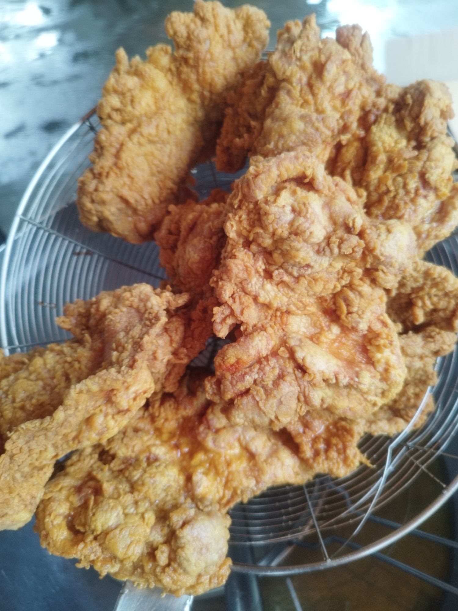 แชมป์ข้าวหมูทอด, สาขาพัทยา, หมูทอด BunBun, หมูทอด โพธิ์งาม - Rare Item, เหนียวหมู DRIVE THRU by i-Dle, ติดลม หมูทอดปลาร้า Delivery, หมูทอดเบรกแตก, หมูทอดจับกัง, หมูทอดราชวัตร, กินกันหมูทอด, หมูทอดติดฟัน, หมูหม้อเทพ, หมูทอดชาววัง, หมูทอดเจ๊จง, เฮงจัง หมูกระเทียม, Zaabmootod, ซุปเปอร์หมูทอด, แม่น้อยหมูทอด