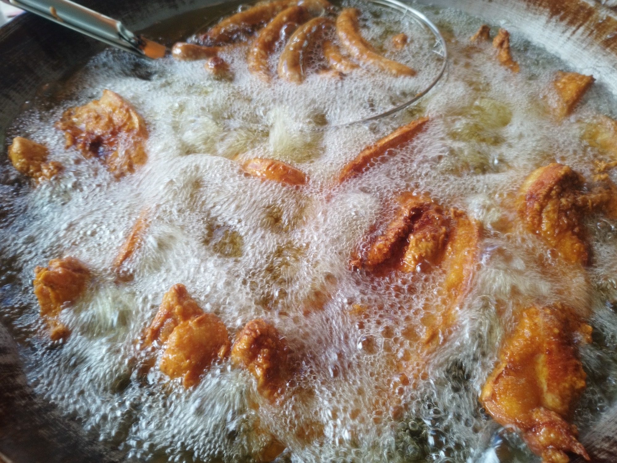 แชมป์ข้าวหมูทอด, สาขาพัทยา, หมูทอด BunBun, หมูทอด โพธิ์งาม - Rare Item, เหนียวหมู DRIVE THRU by i-Dle, ติดลม หมูทอดปลาร้า Delivery, หมูทอดเบรกแตก, หมูทอดจับกัง, หมูทอดราชวัตร, กินกันหมูทอด, หมูทอดติดฟัน, หมูหม้อเทพ, หมูทอดชาววัง, หมูทอดเจ๊จง, เฮงจัง หมูกระเทียม, Zaabmootod, ซุปเปอร์หมูทอด, แม่น้อยหมูทอด