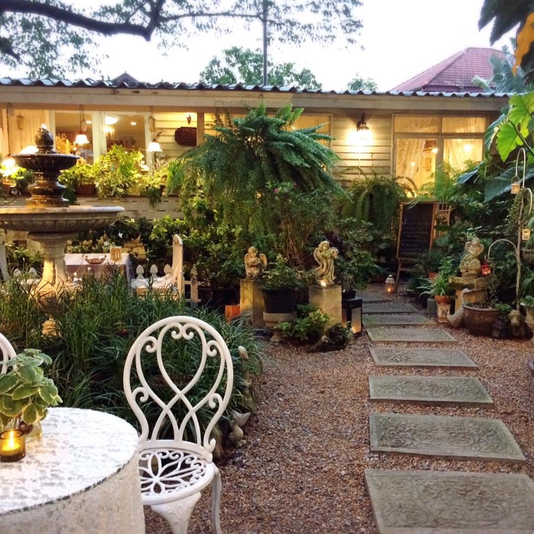 Midwinter, Dandelion Bake Studio, Cafe Reverie, Portobello &amp; Désiré, Level 50 by SEE FAH, Siam Yacht Club, Blue Sky, at Centara Grand, Mezzaluna Restaurant