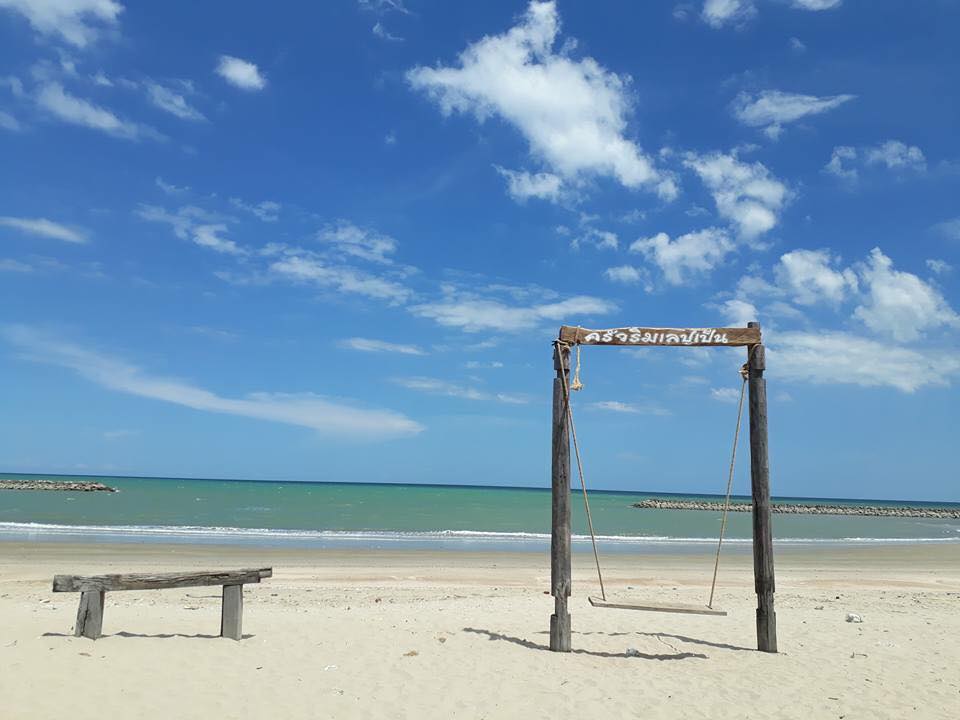 ครัวเจ๊นงค์ซีฟู๊ด, แม่ลูกจันทน์, สาขาบางตะบูน, โคตรหมู, ครัวริมเล ปูเป็น, Luckyseafood 2, ครัวไข่มุกปูเป็น, เจ๊เหมียวทะเลสด, เปลญวน เพชรบุรี, ครัวเพชรน้ำฟ้า, วิวทะเลซีฟู้ดชะอำ, ป้าหยัน, พวงเพชร, ครัวห้วยทราย, กิ่งกาญจน์, รีแล็กซ์ เพชรบุรี, เรือแลเล บางตะบูน, สวนอาหาร "ล้านอร่อย", บางตะบูนเบย์, ครัวปรียานนท์ หาดเจ้าสำราญ, สังเวียนซีฟู้ด Sungwean seafood