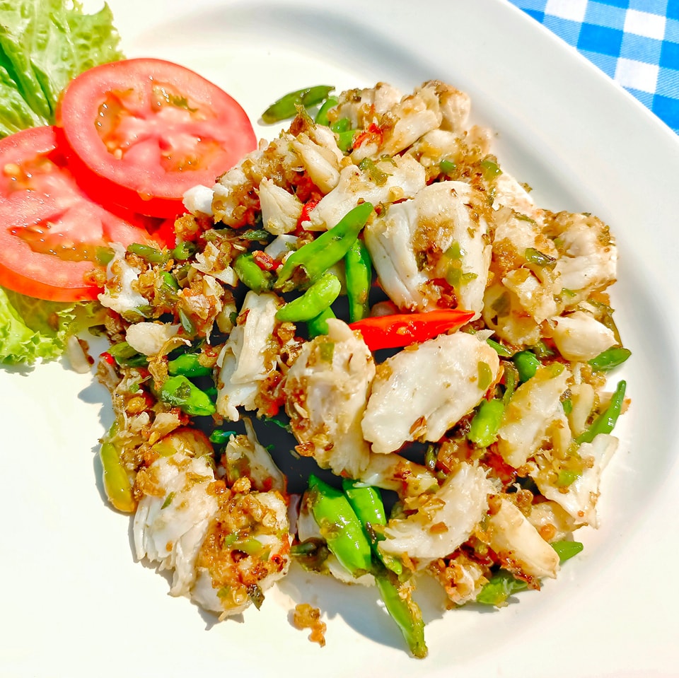 ครัวเจ๊นงค์ซีฟู๊ด, แม่ลูกจันทน์, สาขาบางตะบูน, โคตรหมู, ครัวริมเล ปูเป็น, Luckyseafood 2, ครัวไข่มุกปูเป็น, เจ๊เหมียวทะเลสด, เปลญวน เพชรบุรี, ครัวเพชรน้ำฟ้า, วิวทะเลซีฟู้ดชะอำ, ป้าหยัน, พวงเพชร, ครัวห้วยทราย, กิ่งกาญจน์, รีแล็กซ์ เพชรบุรี, เรือแลเล บางตะบูน, สวนอาหาร "ล้านอร่อย", บางตะบูนเบย์, ครัวปรียานนท์ หาดเจ้าสำราญ, สังเวียนซีฟู้ด Sungwean seafood