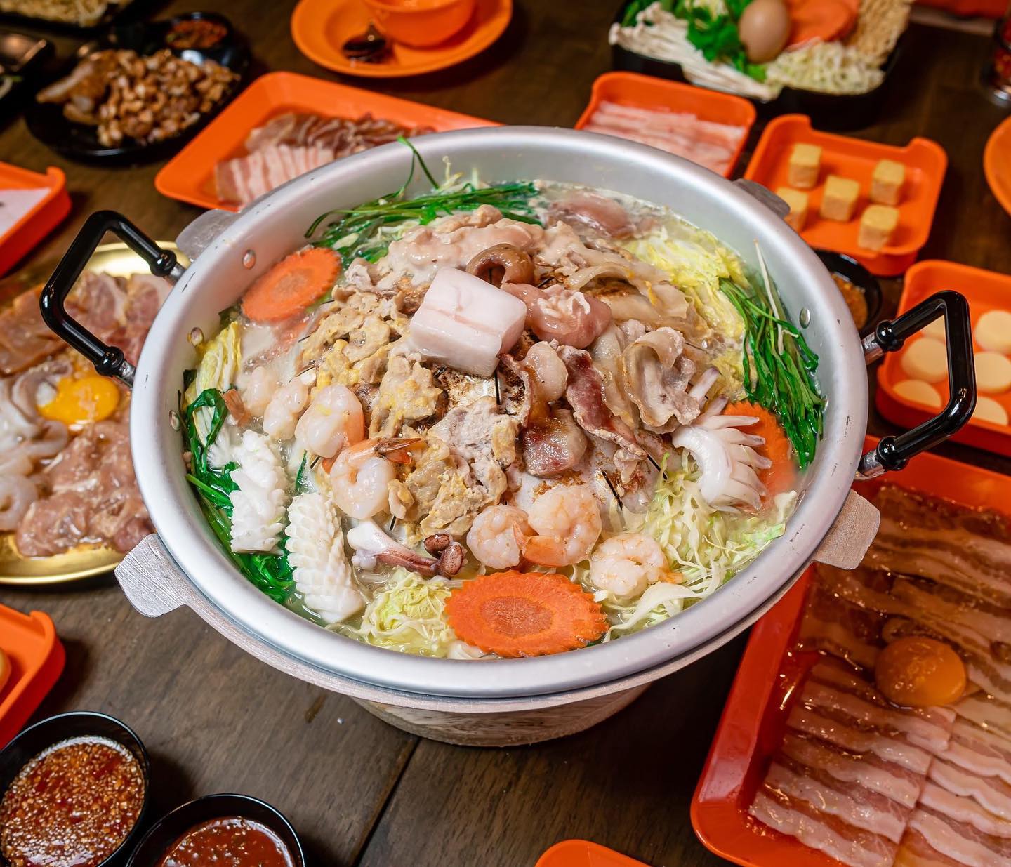 Everyday mookrata & cafe, นั่งปิ้ง หมูกระทะ, Sky grill หมูกระทะ, อารียา หมูกระทะ สาขา 3 รูฟท็อป, หมูกระทะคนรวย, หมูหมึกกุ้ง, Bargyuu, ปิ้งเนย บุฟเฟ่ต์ปิ้งย่างกระทะร้อน อโศก on-the-roof