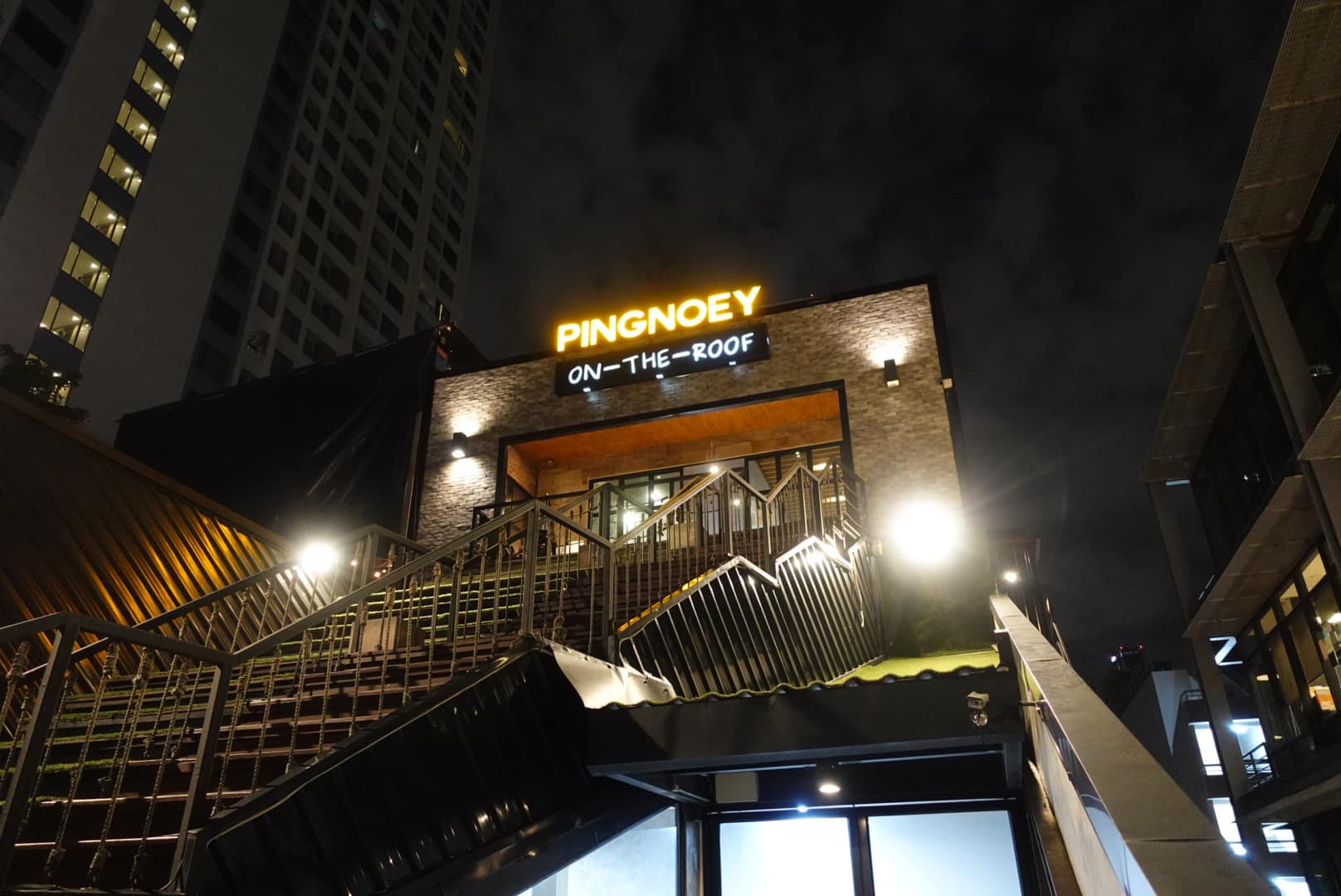 Everyday mookrata & cafe, นั่งปิ้ง หมูกระทะ, Sky grill หมูกระทะ, อารียา หมูกระทะ สาขา 3 รูฟท็อป, หมูกระทะคนรวย, หมูหมึกกุ้ง, Bargyuu, ปิ้งเนย บุฟเฟ่ต์ปิ้งย่างกระทะร้อน อโศก on-the-roof