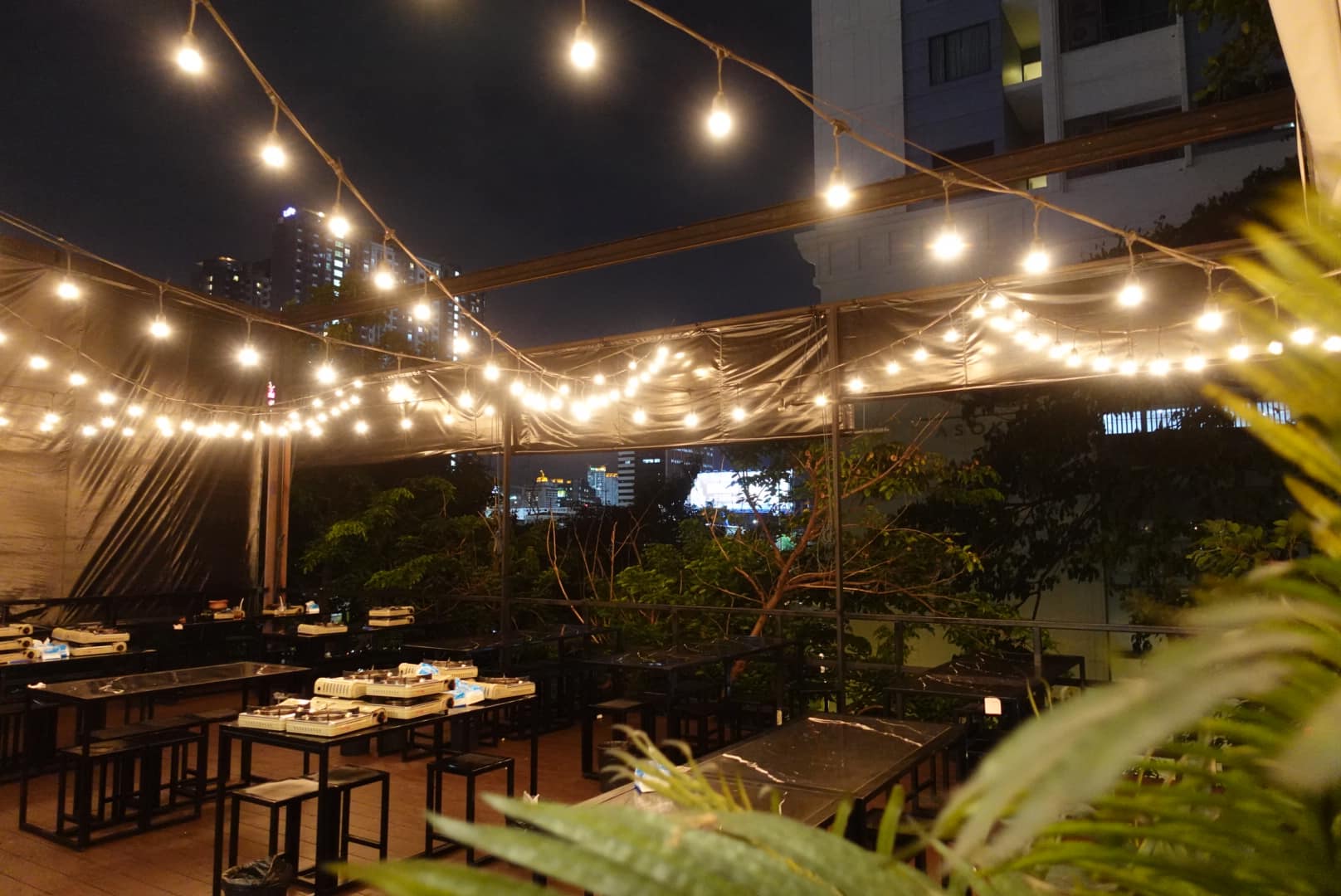 Everyday mookrata & cafe, นั่งปิ้ง หมูกระทะ, Sky grill หมูกระทะ, อารียา หมูกระทะ สาขา 3 รูฟท็อป, หมูกระทะคนรวย, หมูหมึกกุ้ง, Bargyuu, ปิ้งเนย บุฟเฟ่ต์ปิ้งย่างกระทะร้อน อโศก on-the-roof