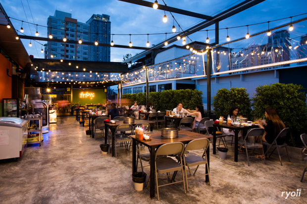 Everyday mookrata & cafe, นั่งปิ้ง หมูกระทะ, Sky grill หมูกระทะ, อารียา หมูกระทะ สาขา 3 รูฟท็อป, หมูกระทะคนรวย, หมูหมึกกุ้ง, Bargyuu, ปิ้งเนย บุฟเฟ่ต์ปิ้งย่างกระทะร้อน อโศก on-the-roof