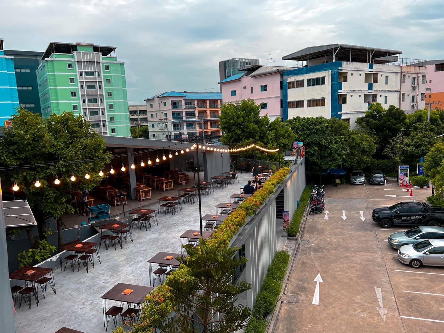 Everyday mookrata & cafe, นั่งปิ้ง หมูกระทะ, Sky grill หมูกระทะ, อารียา หมูกระทะ สาขา 3 รูฟท็อป, หมูกระทะคนรวย, หมูหมึกกุ้ง, Bargyuu, ปิ้งเนย บุฟเฟ่ต์ปิ้งย่างกระทะร้อน อโศก on-the-roof