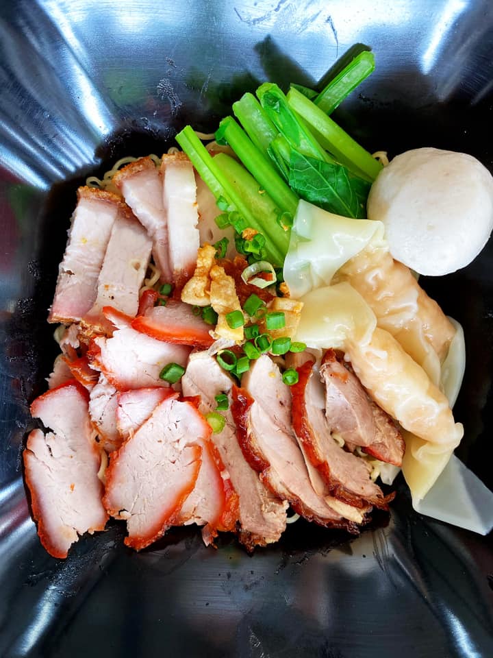 สะหวา, กลมกล่อม, ดอนญ่า, ต้นทาง, ครัวมะเรือง, ร้านข้าวต้ม 2500, เนินขุมทองการ์เด้นท์, นานหยวนบะหมี่เกี๊ยวกุ้ง, สาขากองบิน 56, ไก่ทอดเดชา, สาขาสนามบินหาดใหญ่, สบันงา, เหม่ยเหว่ย สาขาถนนสนามบิน, ร้านข้าวต้มมัดเนินขุมทอง คาเฟ่อาหารใต้