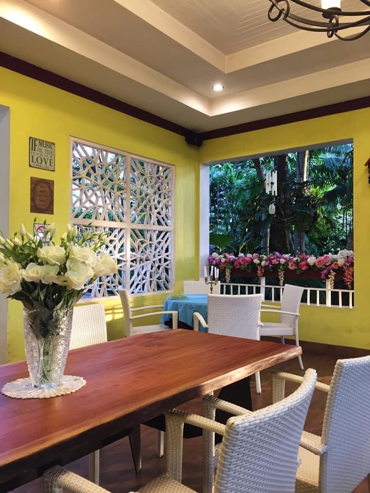 สะหวา, กลมกล่อม, ดอนญ่า, ต้นทาง, ครัวมะเรือง, ร้านข้าวต้ม 2500, เนินขุมทองการ์เด้นท์, นานหยวนบะหมี่เกี๊ยวกุ้ง, สาขากองบิน 56, ไก่ทอดเดชา, สาขาสนามบินหาดใหญ่, สบันงา, เหม่ยเหว่ย สาขาถนนสนามบิน, ร้านข้าวต้มมัดเนินขุมทอง คาเฟ่อาหารใต้