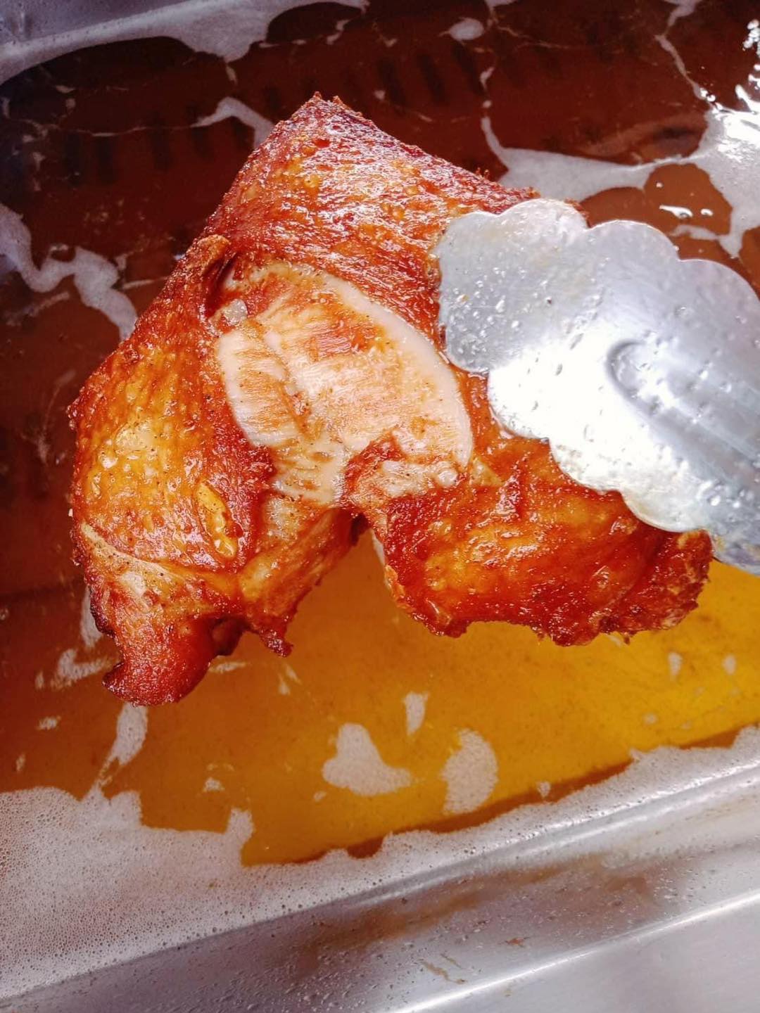 สะหวา, กลมกล่อม, ดอนญ่า, ต้นทาง, ครัวมะเรือง, ร้านข้าวต้ม 2500, เนินขุมทองการ์เด้นท์, นานหยวนบะหมี่เกี๊ยวกุ้ง, สาขากองบิน 56, ไก่ทอดเดชา, สาขาสนามบินหาดใหญ่, สบันงา, เหม่ยเหว่ย สาขาถนนสนามบิน, ร้านข้าวต้มมัดเนินขุมทอง คาเฟ่อาหารใต้