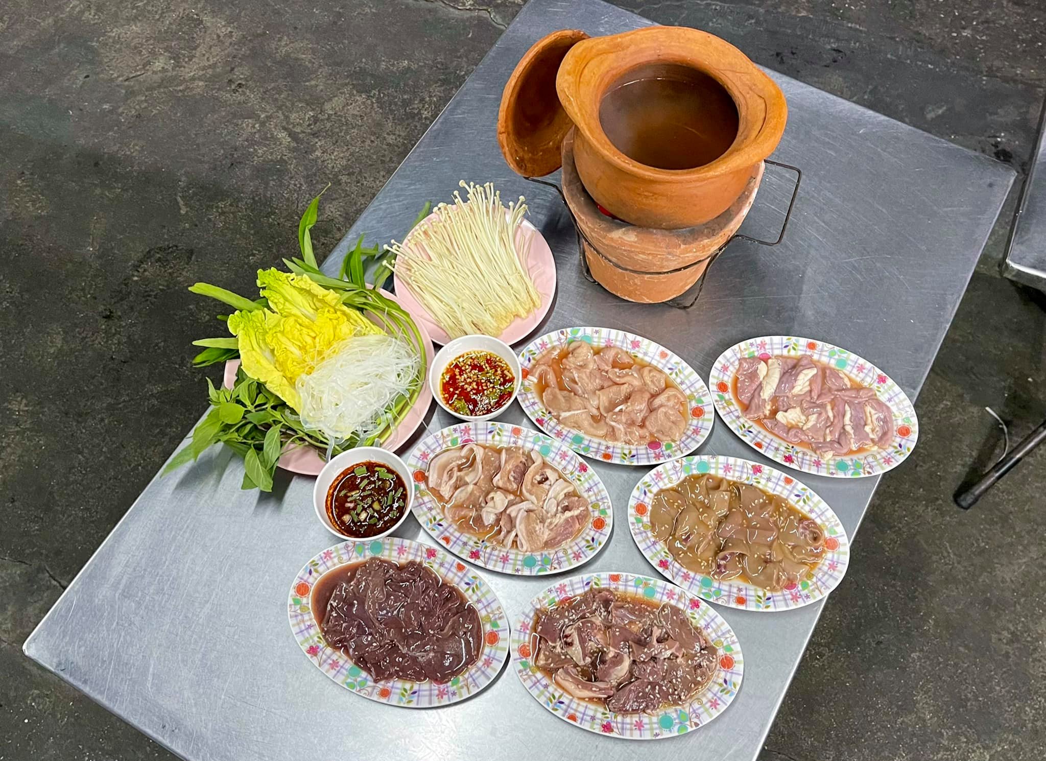 TokiDoki Curry Sutthisan, ส้มตำแฟร์สโตร์, จิน โถง กัว, Hinata, จีรพร อาหารเวียดนาม สาขาสุทธิสาร, ล้านนัวส์, อีเปีย, สมบูรณ์โภชนา, แหลมลูกชิ้นปลา, ก๋วยจั๊บน้ำข้นเเม่มูล, ก๋วยเตี๋ยวลุงหนั่นรัชดา, White Cosmo, Oba San 168, แสงทอง, ซุนหงอคง หม่าล่าปิ้งย่าง, ตังค์เต็มมีเนย, ลุงหนวด - เจ้าเก่า ห้วยขวาง by นายเครา, สุดที่รส - Sutthirot, Nene Korean BBQ Buffet, แซ่บวัน รัชดา, จิ้มจุ่มสุทธิพรเจ้าเก่า หน้า BU place, โคตรยำ ห้วยขวาง, Neta Fish&amp;Meat, Gyu-Ya Yakiniku, อั้งซิวฮะ, Hommari หอมมาริ, ร้านส้มตำ“ฅนมักตำ