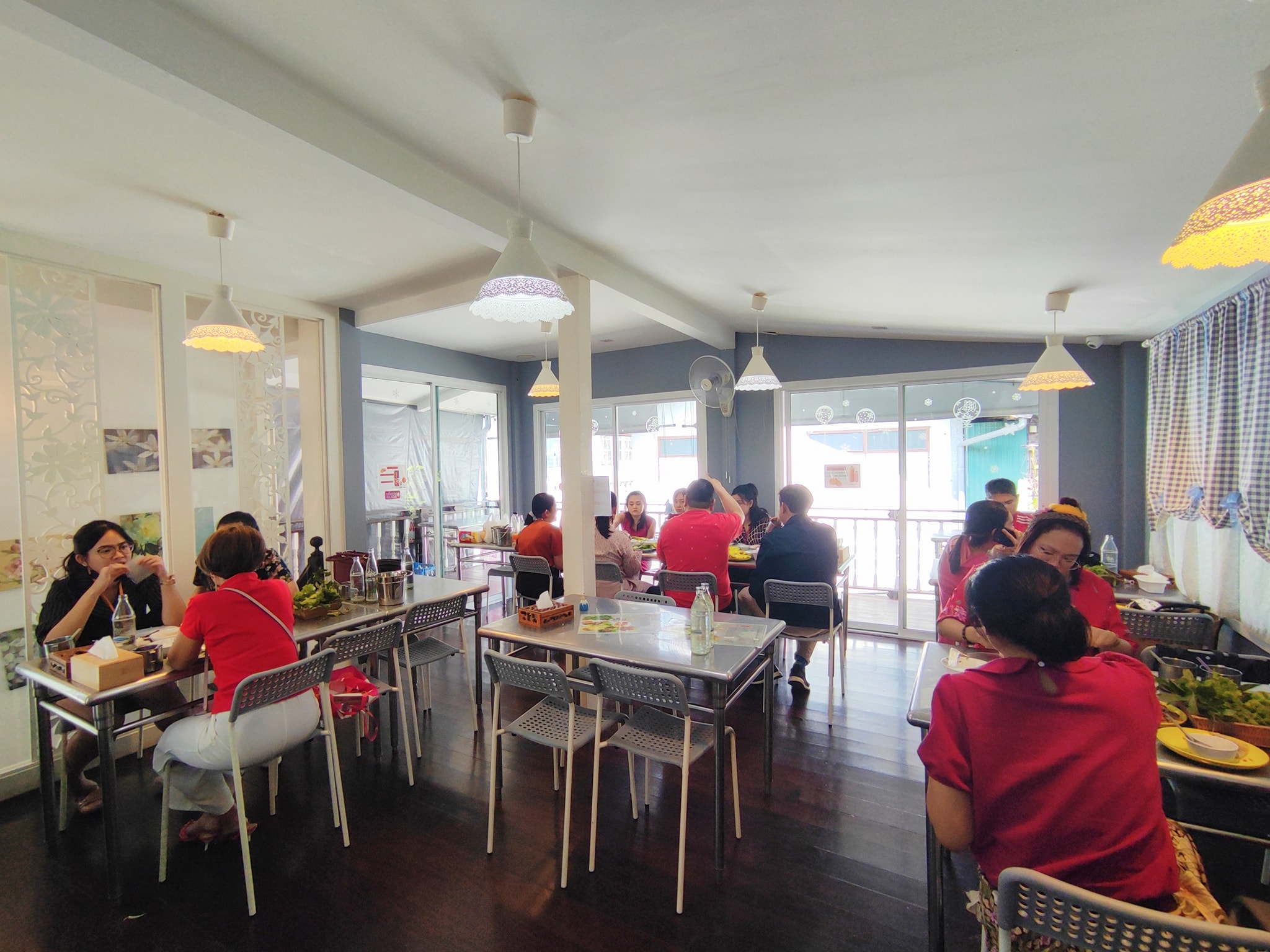 เมตตา หมูทอด, ข้าวมันไก่โง้วชุ้งฮวด, ร้านอาหารเรือนแพ, ป้าเก๋แหนมเนือง, ก๋วยเตี๋ยวต้มยำพริกเผาหมูบ่ะช่อ, อบเจริญ, ร้านก๋วยเตี๋ยวสวนรื่น ซ.จรัญฯ66/1, อรวรรณ แหนมเนือง, ครัวศรแดง, ยุ้ยกี่บะหมี่ราชวิถี