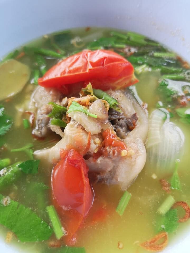 ส้มตำอุทุมพรกสิกรบางลำพู, คาริม โรตีมะตะบะ​, ขนมจีนน้ำยา บางลำภู, เจ้กบบางลำภู ต้มยำกุ้งรอบกลางคืน, Patonggo Cafe, จิระเย็นตาโฟ, ข้าวแกงบางลำพู 2517, ขนมเบื้องแม่ประภา, อาอีซะฮ์ รสดี, พัวกี่, ก๋วยเตี๋ยวลูกชิ้นปลานายง้ำ, โรงนํ้าชา มิตรามิตร, ข้าวแช่แม่ศิริ บางลำพู, พิกุลถั่วแปบแป้งสด, ห้องอาหารกร บางลำพู, เตี๋ยวตุ๋นบ้านสวน สาขาบางลำพู