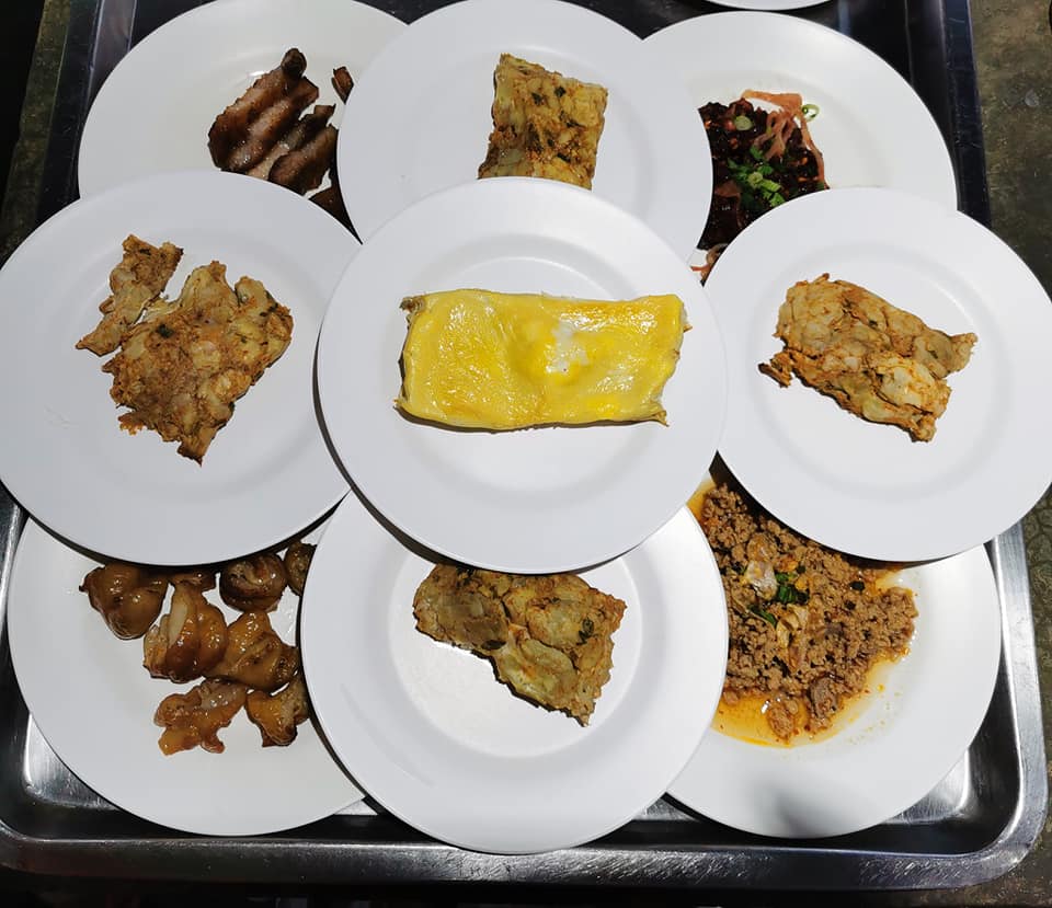 GREENSMOKED, ยำปูม้าเจ็ดยอด, สาขาเชียงใหม่, Izakaya Okada, ข้าวต้มย้ง, ข้าวต้มชาววัง, ขนมจีนสันป่าข่อย, ลาบบังเกอร์ by ช.ช้าง, ไก่ทอดเที่ยงคืน, สาขา 2.3 บ้านมอญ, หมี่กระดาษ ตลาดช้างเผือก, เต๋อตำยำระเบิด เชียงใหม่, มาม่าฟ้าธานี เชียงใหม่, ข้าวต้มแดง2 ข้างวัดแสนฝาง, อ๋องทิพย์รส