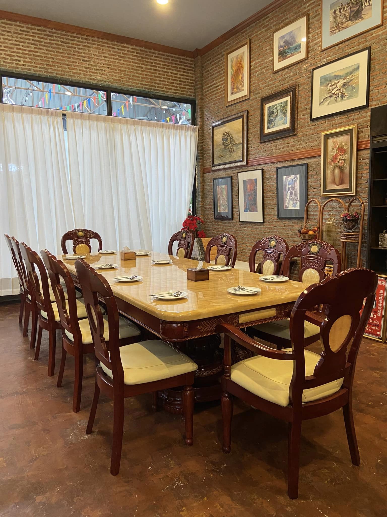 เฮือนขันโตก ขนมจีน บ้านน้ำพริก, Mira Cuisine, ถึงเจียงใหม่ คิทเช่น อาหารเหนือ, สบันงา, คุ้มขันโตก, ลำแต๊ๆ, หอมป้อมหอมเป, บ้านขันโตกฮาลาล