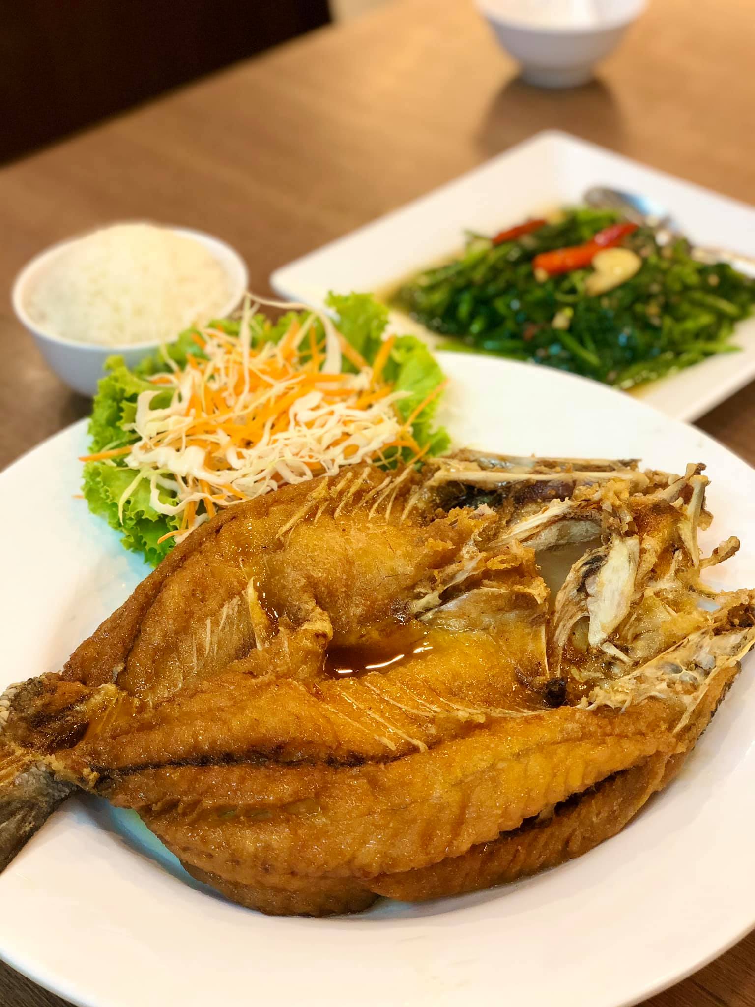 TokiDoki Curry Sutthisan, ส้มตำแฟร์สโตร์, จิน โถง กัว, Hinata, จีรพร อาหารเวียดนาม สาขาสุทธิสาร, ล้านนัวส์, อีเปีย, สมบูรณ์โภชนา, แหลมลูกชิ้นปลา, ก๋วยจั๊บน้ำข้นเเม่มูล, ก๋วยเตี๋ยวลุงหนั่นรัชดา, White Cosmo, Oba San 168, แสงทอง, ซุนหงอคง หม่าล่าปิ้งย่าง, ตังค์เต็มมีเนย, ลุงหนวด - เจ้าเก่า ห้วยขวาง by นายเครา, สุดที่รส - Sutthirot, Nene Korean BBQ Buffet, แซ่บวัน รัชดา, จิ้มจุ่มสุทธิพรเจ้าเก่า หน้า BU place, โคตรยำ ห้วยขวาง, Neta Fish&amp;Meat, Gyu-Ya Yakiniku, อั้งซิวฮะ, Hommari หอมมาริ, ร้านส้มตำ“ฅนมักตำ