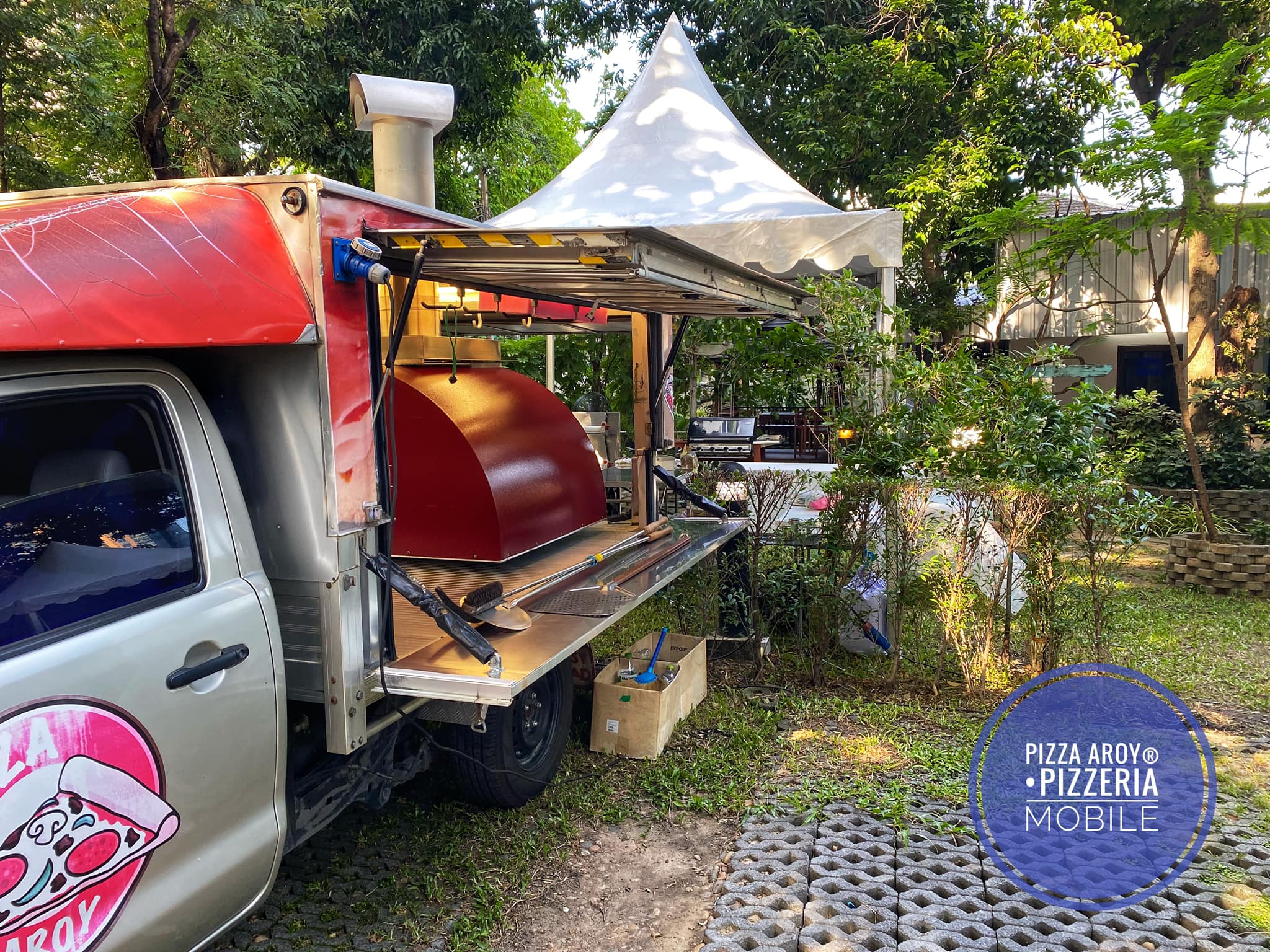 Pizzeria Limoncello, เชฟถนอม, กลมกล่อม BY CHEF AKE, Ciao Pizza, Pizza Aroy, Pizza Massilia, Grazie Pizzeria, The Garden Dough, Lanta Pizzeria, Mama Dolores, PizzaPazza, Dressage Horse Café, Pizzazo, Shelter Pizza พิซซ่าเตาถ่าน