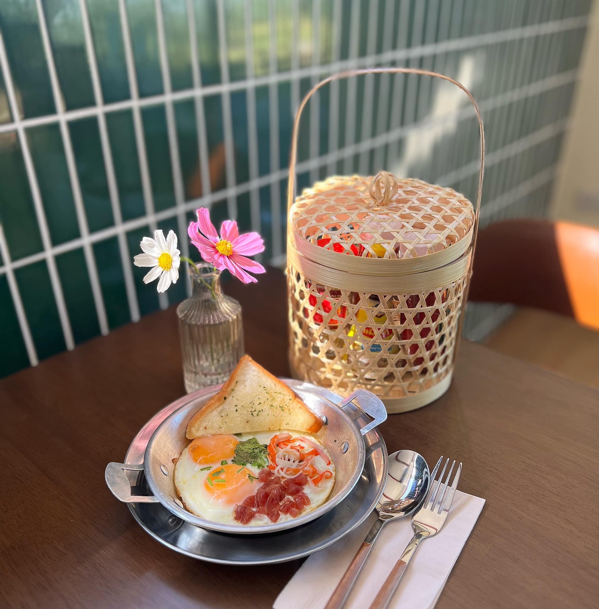 Simple Things, Mindset Cafe, GIVEANDTAKE Cafe House, เถียงนา Coffee and Bakery Farm, TARA Kaffee&amp;Patisserie', Mood Cafe, View doi Coffee Home, One Day One Cafe', สวนพร้าว คาเฟ่, A Little Craft Cafe, Braverly, สวนป่าตากา คาเฟ่, SOON CAFE, Ava Cafe’, Charfinn cafe’, PlumucH, Harmonica 2, River Bar Cafe, Chavee Cafe, TonTong Cafe, สวนเหนือกาแฟ, Diff desofto, สายหวานคาเฟ่, Kyoto Shi Cafe, DRIP GAN, Move on - มูฟออน