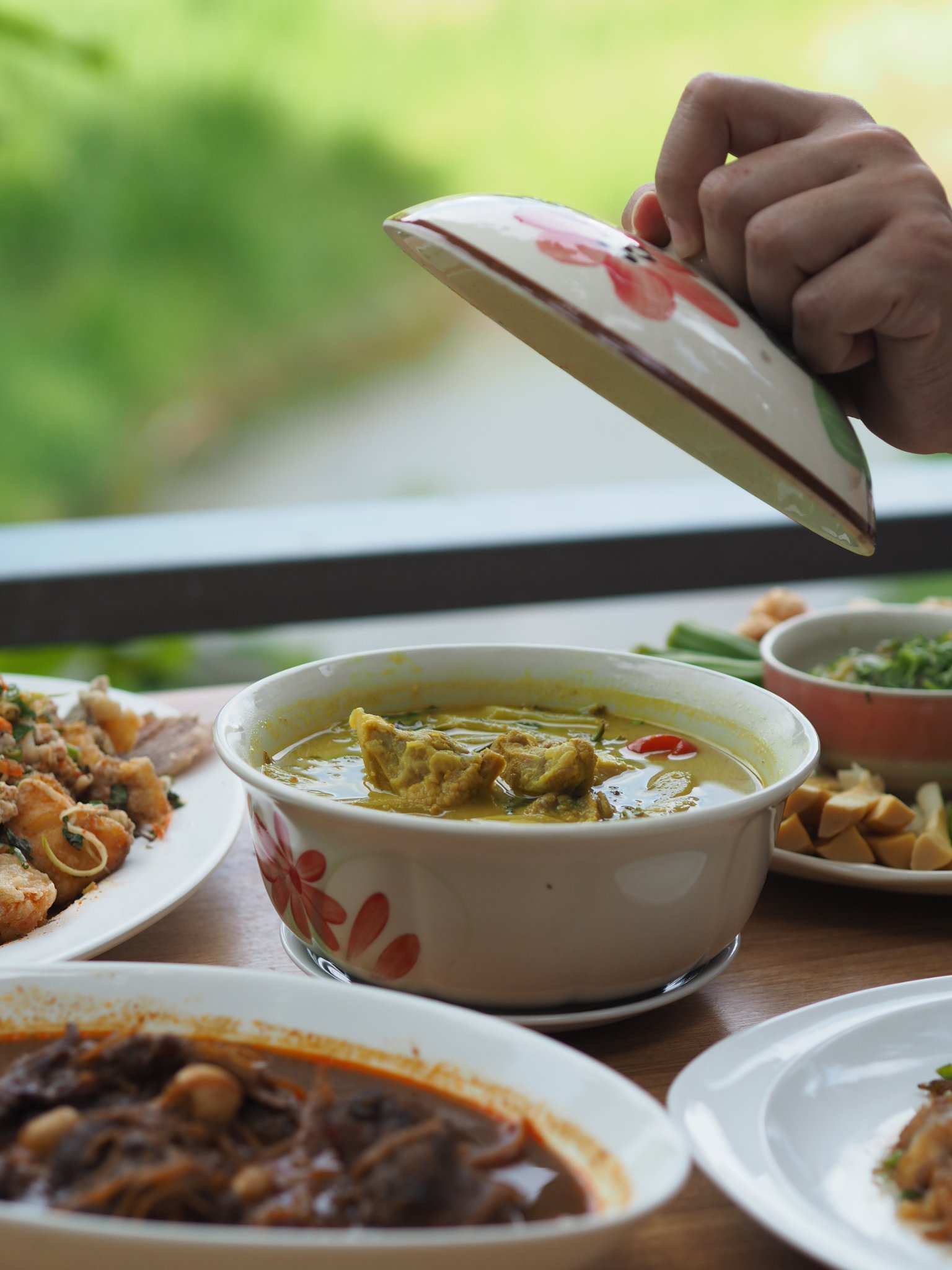 ฮอม Hom 2493, บ้านม่อนนกยูง, Kim's Cafe', ครัวจิ้นสด อาหารพื้นเมือง, ปั๋นใจ๋, สวนไซทอง ไส้กรอกเผาเตาดิน, ป้าแป้งเย็นตาโฟ ประตูชัย, ฮักเส้น ก๋วยเตี๋ยวต้มยำเมืองแพร่, ขนมเส้นน้ำย้อย กาดน้ำทอง -โจหยก, วีวี่ (weewee food and catering), ข้าวซอยเจ้เล็กประตูชัย แพร่, ร้านลาบป้ามา, ร่มไม้ใหญ่ เรสเตอรองท์, ร้านจิ้นนึ่งแม่หล่าย