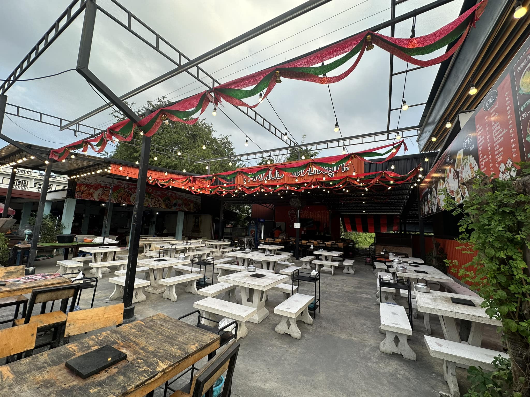 กอบัว, บ้านอาหารไทย, บ้านบัว, บ้านรั้วไม้ Cuisine &amp; Cafe, ครัวหอมมันปู, ร้านไหน อุทยานหินเขางู ราชบุรี, สวนอาหาร รางตาล, Pakmud แซ่บหมูทะ, สาขาโพธาราม, ถึงพริกถึงขิง, มะม่วงคู่, เนื้อต้มบ้านสิงห์ เจ๊ติ๋ม, โกรกแดง, ชุมทางของอร่อย, Mainichi365, Octospider restaurant, Lim cafe Photaram, ครัวตะนาวศรี สวนผึ้ง ราชบุรี, อาตี๋โกปี๊, โอปอชิฟฟ่อนเค้ก, ก๋วยเตี๋ยวปลาแม่กลอง, ติ๋มเค้กมะพร้าวอ่อน, ก๋วยเตี๋ยวโบราณป้าฮวย, โอ่งข้าวโอ่งน้ำ, ครัวม่อนไข่ สวนผึ้ง ราชบุรี, ShabuDo