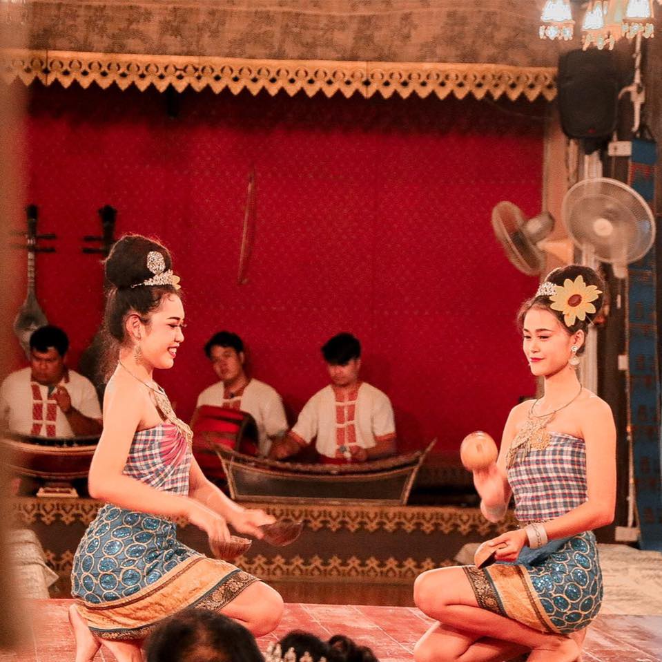 เฮือนขันโตก ขนมจีน บ้านน้ำพริก, Mira Cuisine, ถึงเจียงใหม่ คิทเช่น อาหารเหนือ, สบันงา, คุ้มขันโตก, ลำแต๊ๆ, หอมป้อมหอมเป, บ้านขันโตกฮาลาล