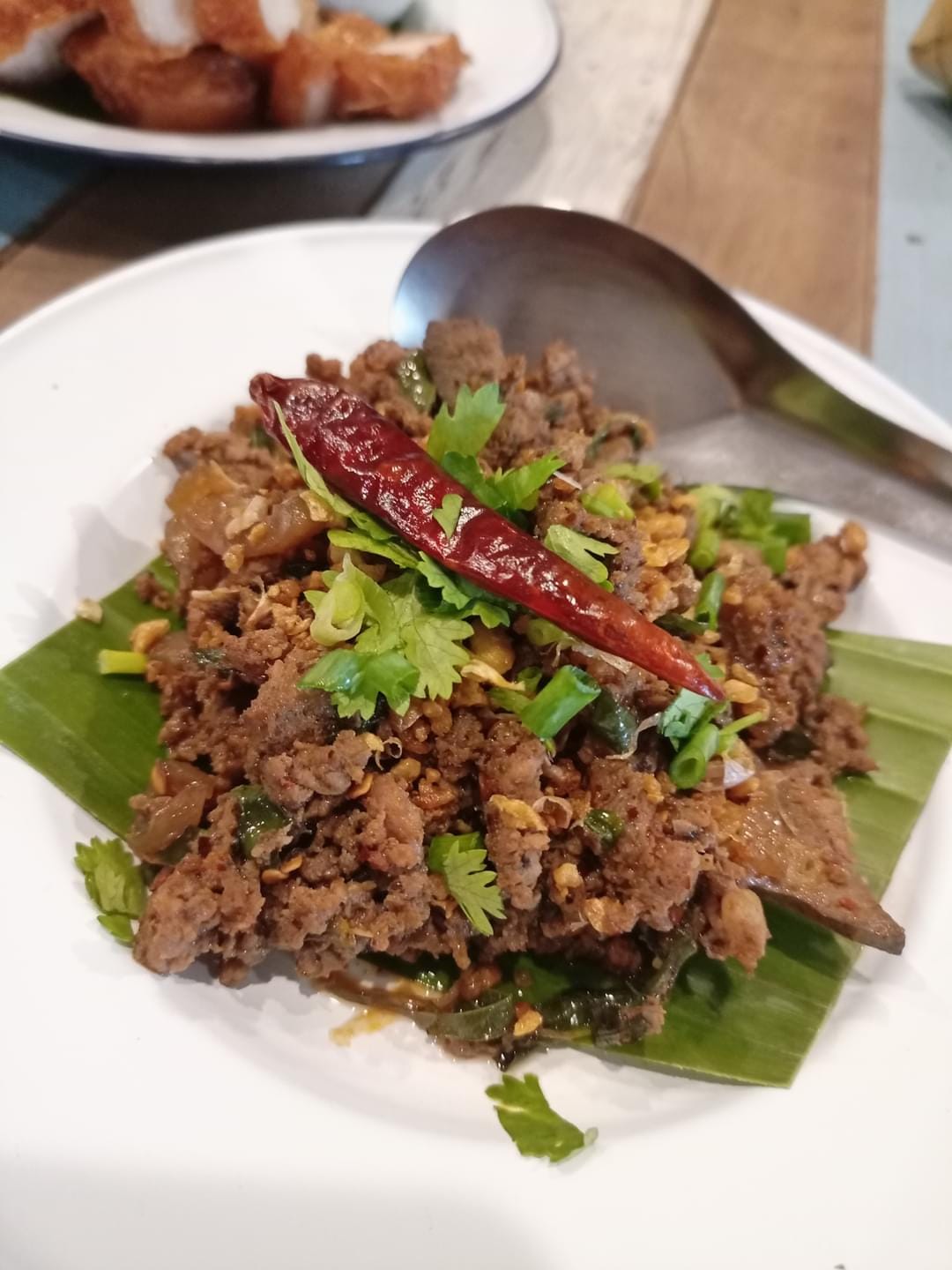 เฮือนขันโตก ขนมจีน บ้านน้ำพริก, Mira Cuisine, ถึงเจียงใหม่ คิทเช่น อาหารเหนือ, สบันงา, คุ้มขันโตก, ลำแต๊ๆ, หอมป้อมหอมเป, บ้านขันโตกฮาลาล