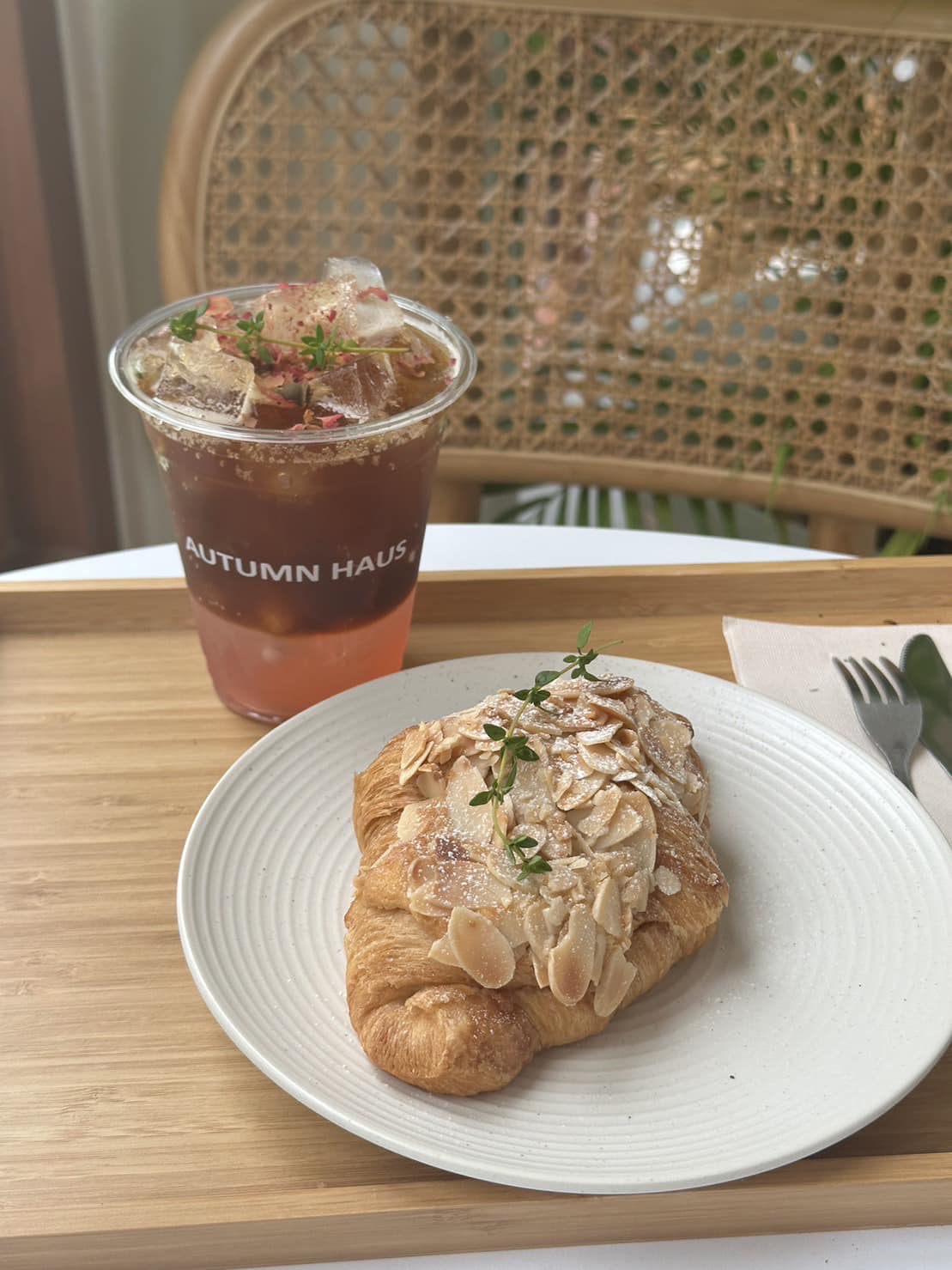 Autumn haus, YOJU Cafe, Lemon Me Farm, STARTCafé, Lot no.8 cafe, 23 cafe and bistro, STAY WITH TREE cafe, April Flavors cafe, Destiny cafe', บ้านปายนา, DUBUA CAFE, House of Chandra - เสน่ห์จันทน์ , 11 Elephant Dessert Cafe, Hangar Cafe', Merce Cafe & Restaurant, Ton Khao Terrace, O2 Kaffee & Bistro, Pomelo Cafe, Little tree, Chinu Coffee